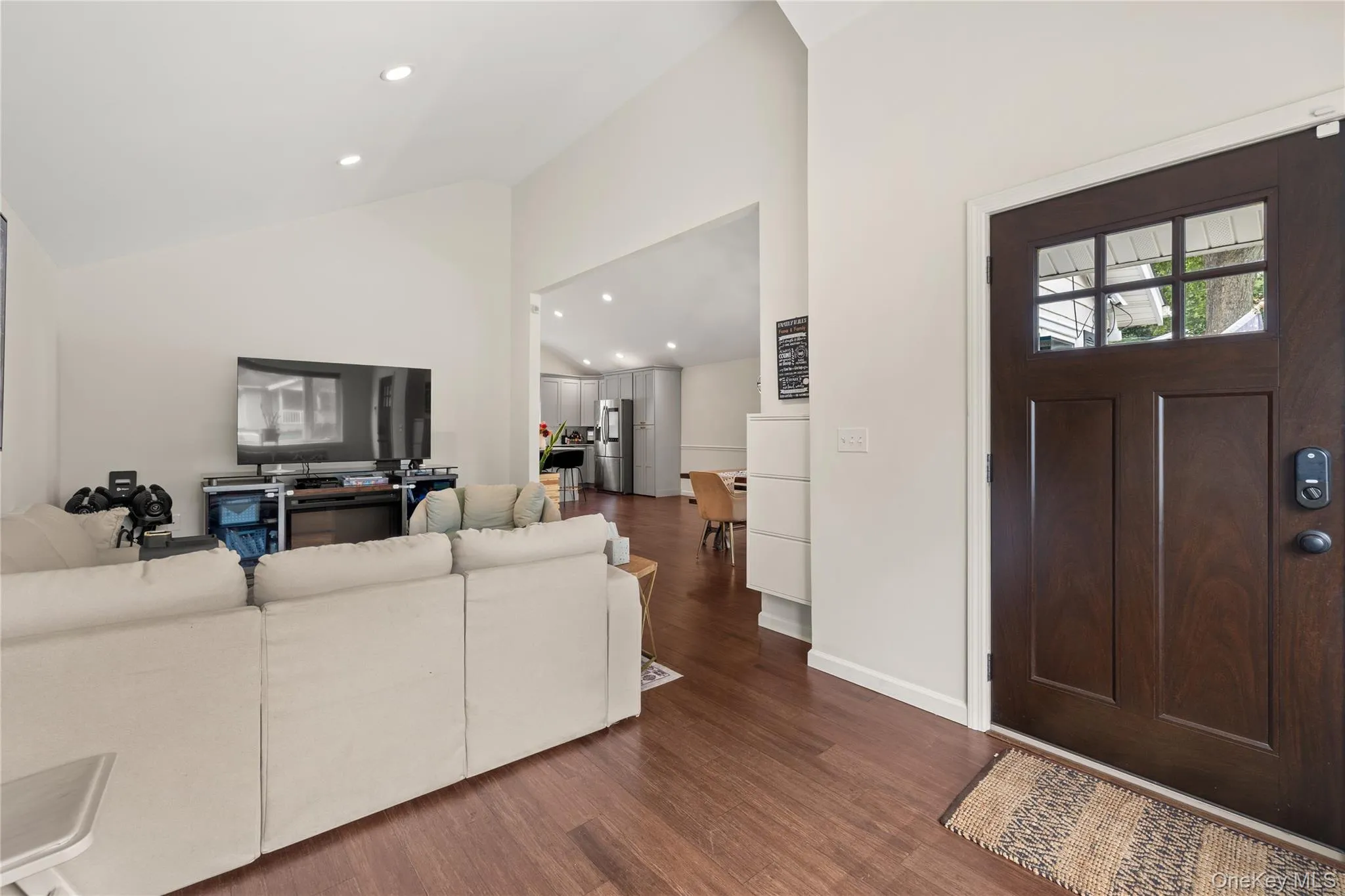 5 Charles Court, Smithtown, NY, 3 Bedrooms Bedrooms, 8 Rooms Rooms,2 BathroomsBathrooms,Residential,For Rent,Charles,0,1054696 5 Charles Court, Smithtown, NY, 3 Bedrooms Bedrooms, 8 Rooms Rooms,2 BathroomsBathrooms,Residential,For Rent,Charles,0,1054696