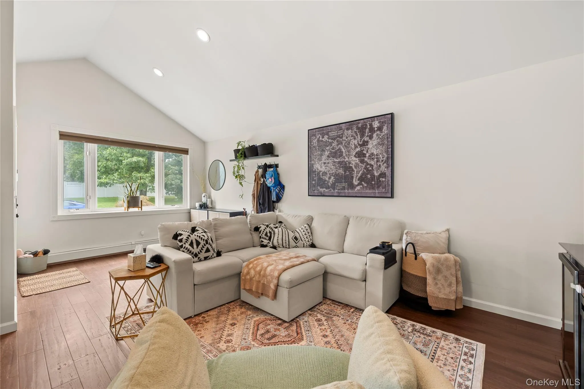 5 Charles Court, Smithtown, NY, 3 Bedrooms Bedrooms, 8 Rooms Rooms,2 BathroomsBathrooms,Residential,For Rent,Charles,0,1054696 5 Charles Court, Smithtown, NY, 3 Bedrooms Bedrooms, 8 Rooms Rooms,2 BathroomsBathrooms,Residential,For Rent,Charles,0,1054696