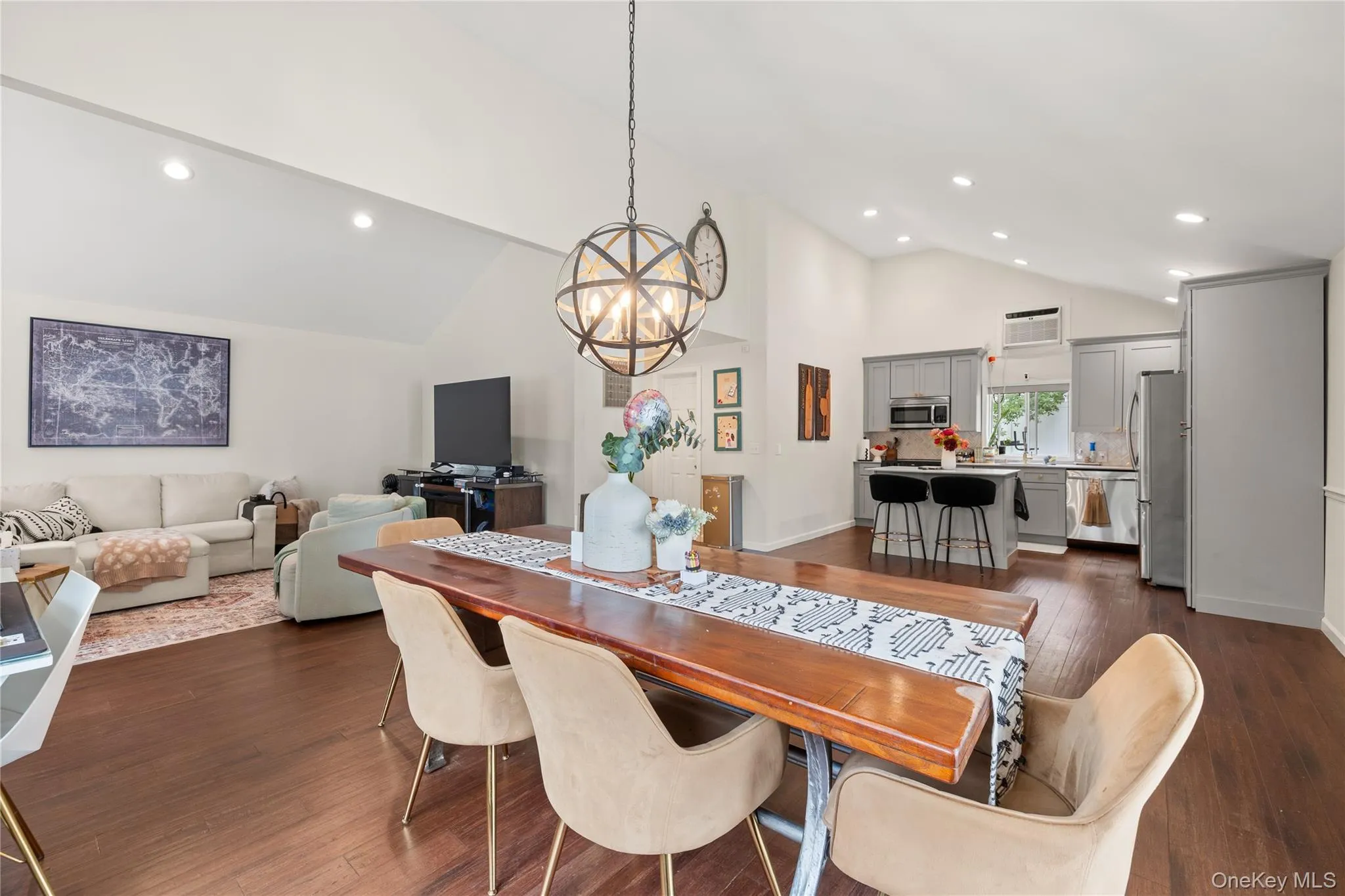 5 Charles Court, Smithtown, NY, 3 Bedrooms Bedrooms, 8 Rooms Rooms,2 BathroomsBathrooms,Residential,For Rent,Charles,0,1054696 5 Charles Court, Smithtown, NY, 3 Bedrooms Bedrooms, 8 Rooms Rooms,2 BathroomsBathrooms,Residential,For Rent,Charles,0,1054696