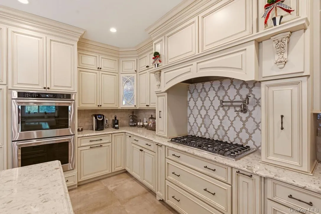 16 Belvedere Court, New York, NY, 4 Bedrooms Bedrooms, 10 Rooms Rooms,3 BathroomsBathrooms,Residential,For Rent,Belvedere,0,1054699 16 Belvedere Court, New York, NY, 4 Bedrooms Bedrooms, 10 Rooms Rooms,3 BathroomsBathrooms,Residential,For Rent,Belvedere,0,1054699