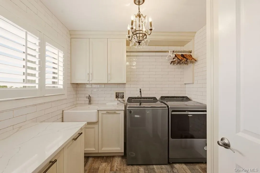 16 Belvedere Court, New York, NY, 4 Bedrooms Bedrooms, 10 Rooms Rooms,3 BathroomsBathrooms,Residential,For Rent,Belvedere,0,1054699 16 Belvedere Court, New York, NY, 4 Bedrooms Bedrooms, 10 Rooms Rooms,3 BathroomsBathrooms,Residential,For Rent,Belvedere,0,1054699