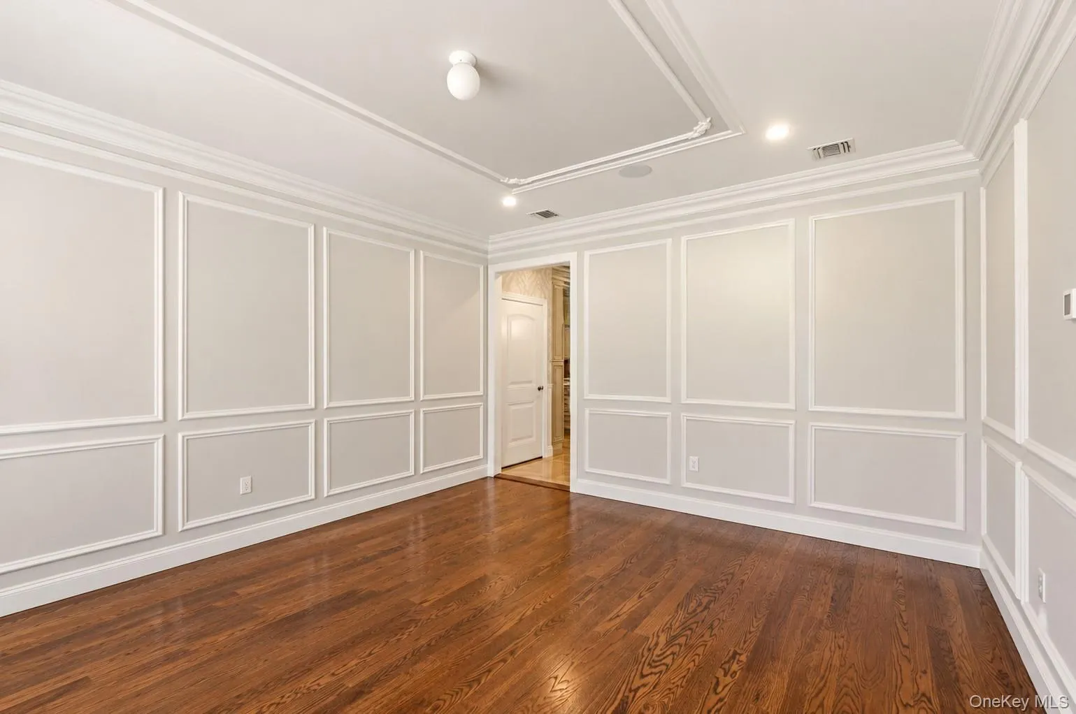16 Belvedere Court, New York, NY, 4 Bedrooms Bedrooms, 10 Rooms Rooms,3 BathroomsBathrooms,Residential,For Rent,Belvedere,0,1054699 16 Belvedere Court, New York, NY, 4 Bedrooms Bedrooms, 10 Rooms Rooms,3 BathroomsBathrooms,Residential,For Rent,Belvedere,0,1054699
