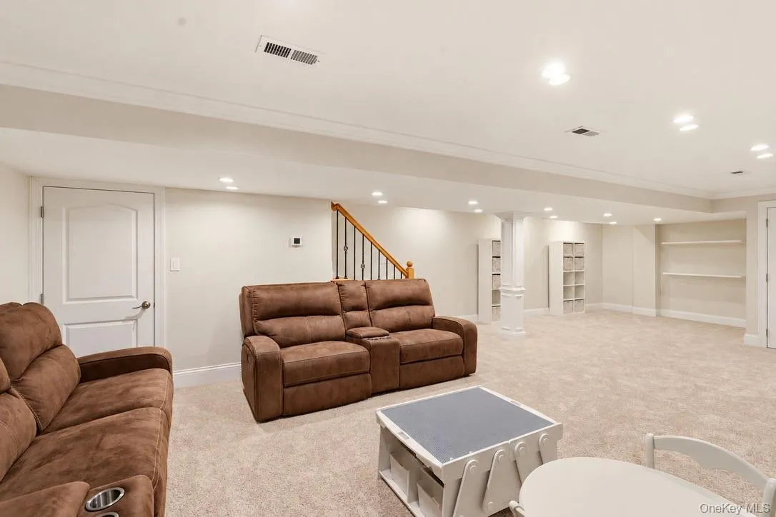 16 Belvedere Court, New York, NY, 4 Bedrooms Bedrooms, 10 Rooms Rooms,3 BathroomsBathrooms,Residential,For Rent,Belvedere,0,1054699 16 Belvedere Court, New York, NY, 4 Bedrooms Bedrooms, 10 Rooms Rooms,3 BathroomsBathrooms,Residential,For Rent,Belvedere,0,1054699