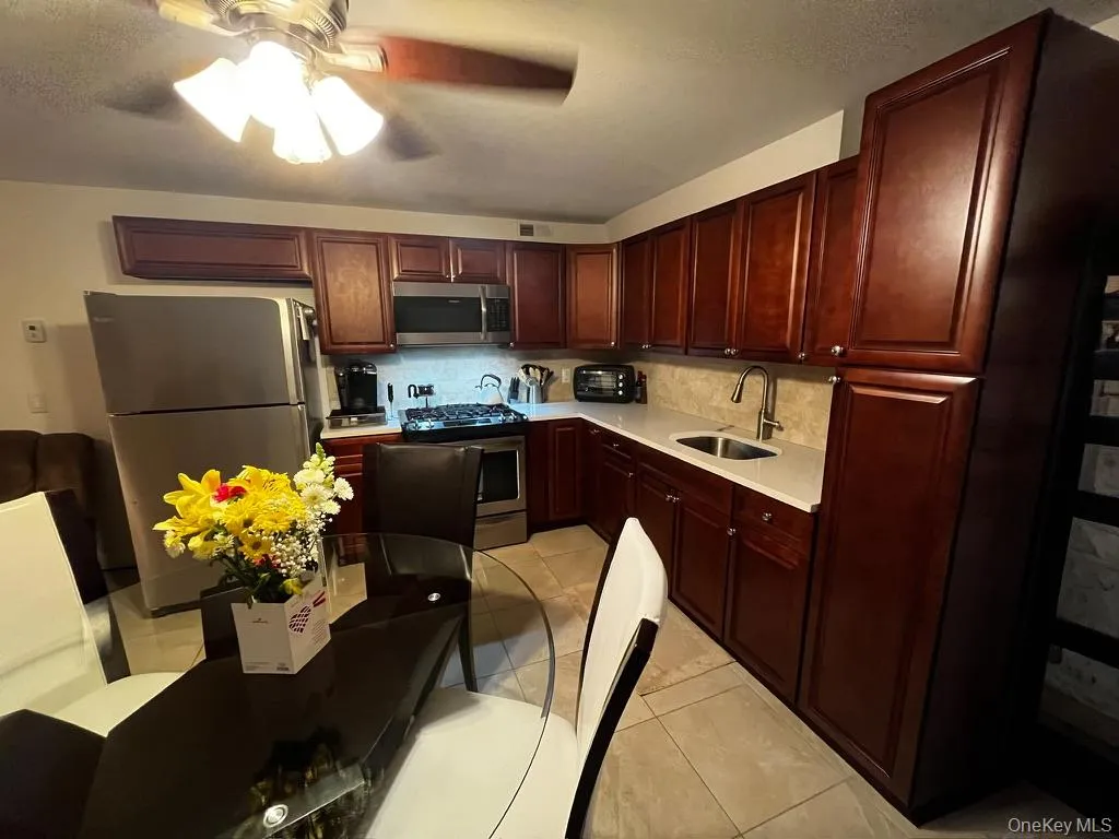 16 Belvedere Court, New York, NY, 4 Bedrooms Bedrooms, 10 Rooms Rooms,3 BathroomsBathrooms,Residential,For Rent,Belvedere,0,1054699 16 Belvedere Court, New York, NY, 4 Bedrooms Bedrooms, 10 Rooms Rooms,3 BathroomsBathrooms,Residential,For Rent,Belvedere,0,1054699