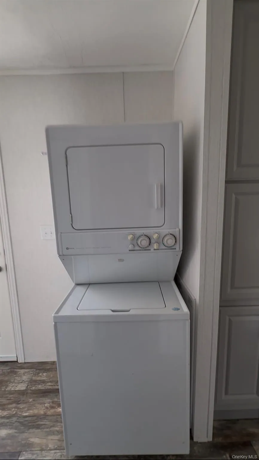 150 Main Street, Islip, NY, 2 Bedrooms Bedrooms, 3 Rooms Rooms,1 BathroomBathrooms,Residential,For Rent,Main,0,1054700 150 Main Street, Islip, NY, 2 Bedrooms Bedrooms, 3 Rooms Rooms,1 BathroomBathrooms,Residential,For Rent,Main,0,1054700