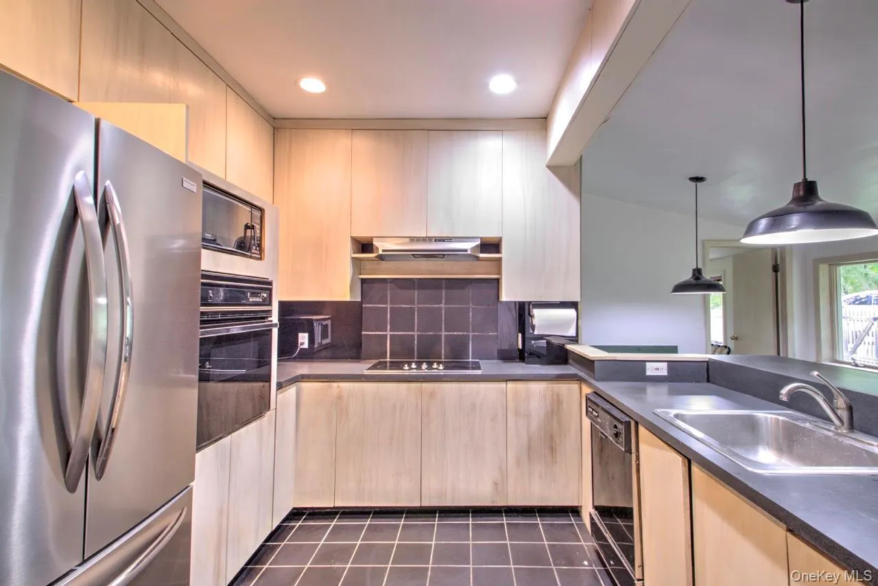 Kitchen-View4 4 Kitchen-View4 4
