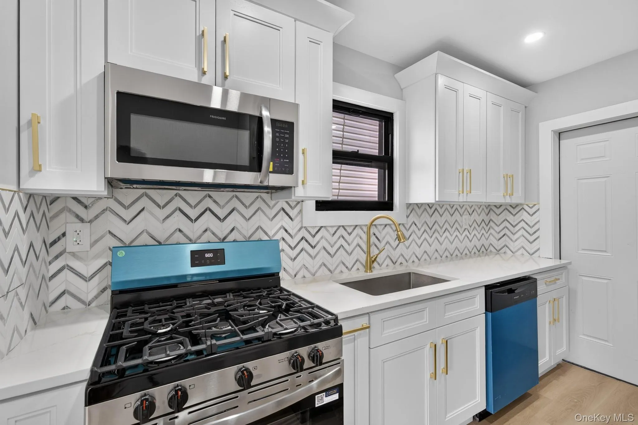 777 225th Street, New York, NY, 3 Bedrooms Bedrooms, 12 Rooms Rooms,2 BathroomsBathrooms,Residential,For Rent,225th,0,1054705 777 225th Street, New York, NY, 3 Bedrooms Bedrooms, 12 Rooms Rooms,2 BathroomsBathrooms,Residential,For Rent,225th,0,1054705