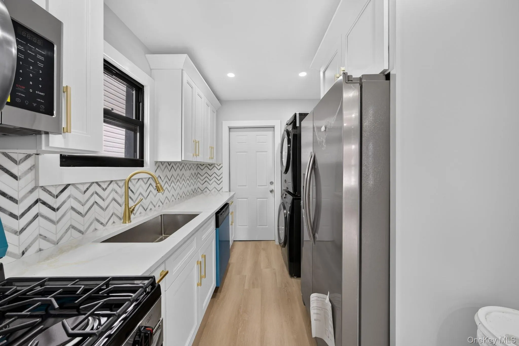 777 225th Street, New York, NY, 3 Bedrooms Bedrooms, 12 Rooms Rooms,2 BathroomsBathrooms,Residential,For Rent,225th,0,1054705 777 225th Street, New York, NY, 3 Bedrooms Bedrooms, 12 Rooms Rooms,2 BathroomsBathrooms,Residential,For Rent,225th,0,1054705