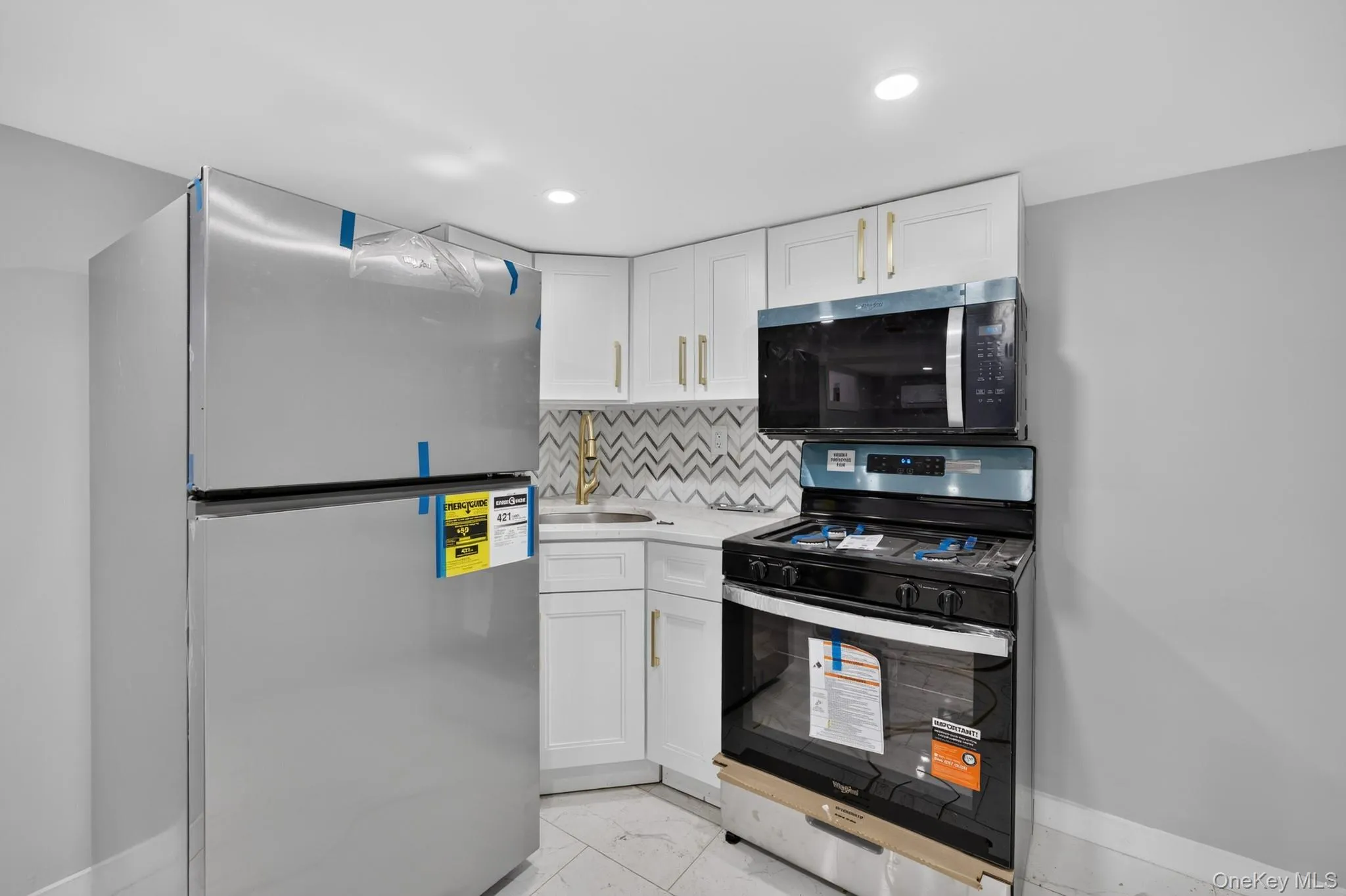 777 225th Street, New York, NY, 3 Bedrooms Bedrooms, 12 Rooms Rooms,2 BathroomsBathrooms,Residential,For Rent,225th,0,1054705 777 225th Street, New York, NY, 3 Bedrooms Bedrooms, 12 Rooms Rooms,2 BathroomsBathrooms,Residential,For Rent,225th,0,1054705