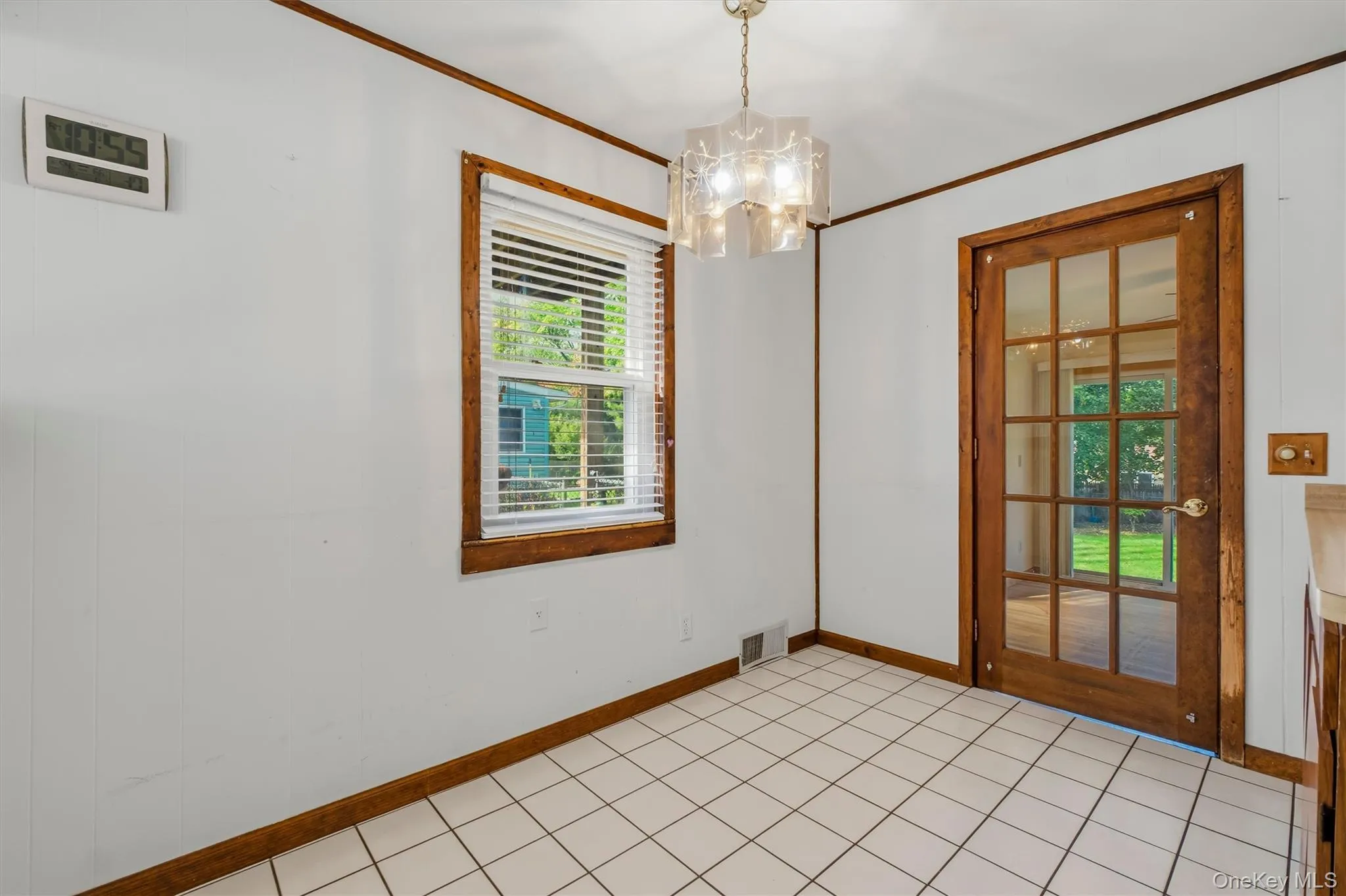 8 Claudia Lane, Poughkeepsie (town), NY, 6 Bedrooms Bedrooms, 9 Rooms Rooms,2 BathroomsBathrooms,Residential,For Rent,Claudia,0,1054706 8 Claudia Lane, Poughkeepsie (town), NY, 6 Bedrooms Bedrooms, 9 Rooms Rooms,2 BathroomsBathrooms,Residential,For Rent,Claudia,0,1054706