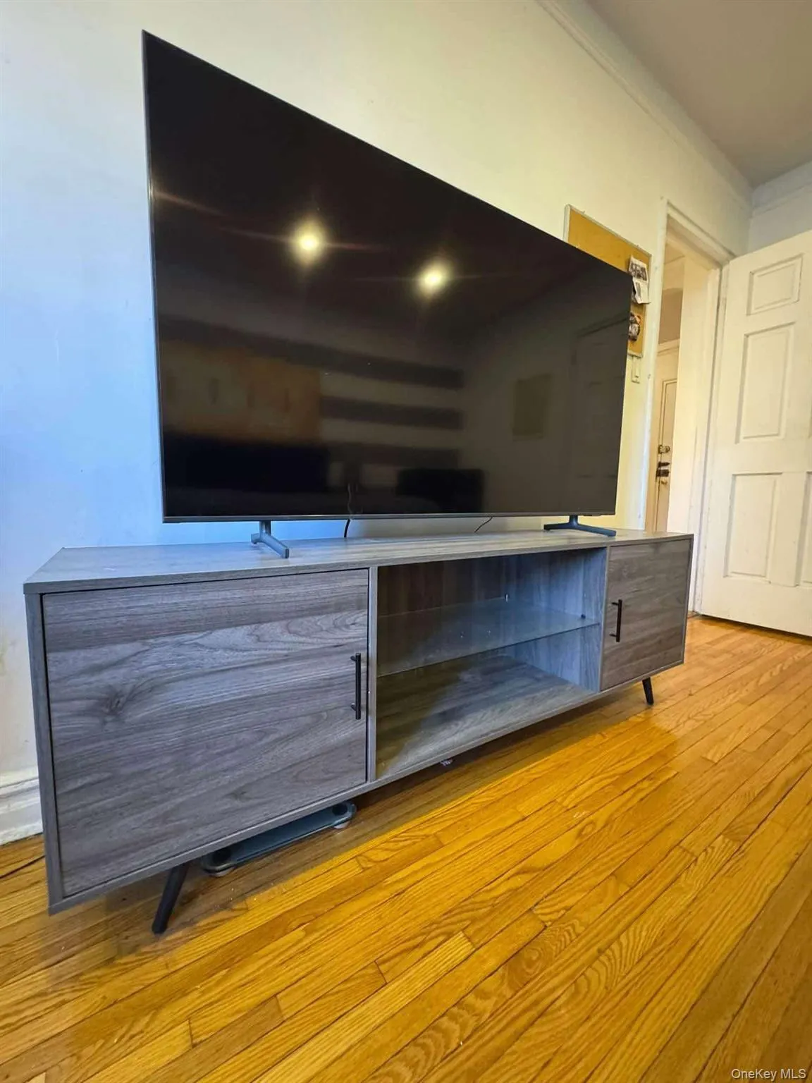 6536 Wetherole Street, New York, NY, 2 Bedrooms Bedrooms, 5 Rooms Rooms,1 BathroomBathrooms,Residential Lease,For Rent,Wetherole,0,1054707 6536 Wetherole Street, New York, NY, 2 Bedrooms Bedrooms, 5 Rooms Rooms,1 BathroomBathrooms,Residential Lease,For Rent,Wetherole,0,1054707