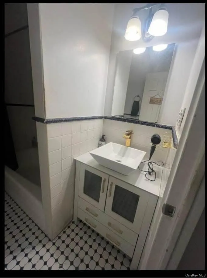 6536 Wetherole Street, New York, NY, 2 Bedrooms Bedrooms, 5 Rooms Rooms,1 BathroomBathrooms,Residential Lease,For Rent,Wetherole,0,1054707 6536 Wetherole Street, New York, NY, 2 Bedrooms Bedrooms, 5 Rooms Rooms,1 BathroomBathrooms,Residential Lease,For Rent,Wetherole,0,1054707