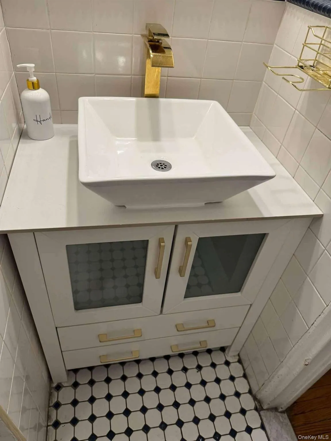 6536 Wetherole Street, New York, NY, 2 Bedrooms Bedrooms, 5 Rooms Rooms,1 BathroomBathrooms,Residential Lease,For Rent,Wetherole,0,1054707 6536 Wetherole Street, New York, NY, 2 Bedrooms Bedrooms, 5 Rooms Rooms,1 BathroomBathrooms,Residential Lease,For Rent,Wetherole,0,1054707