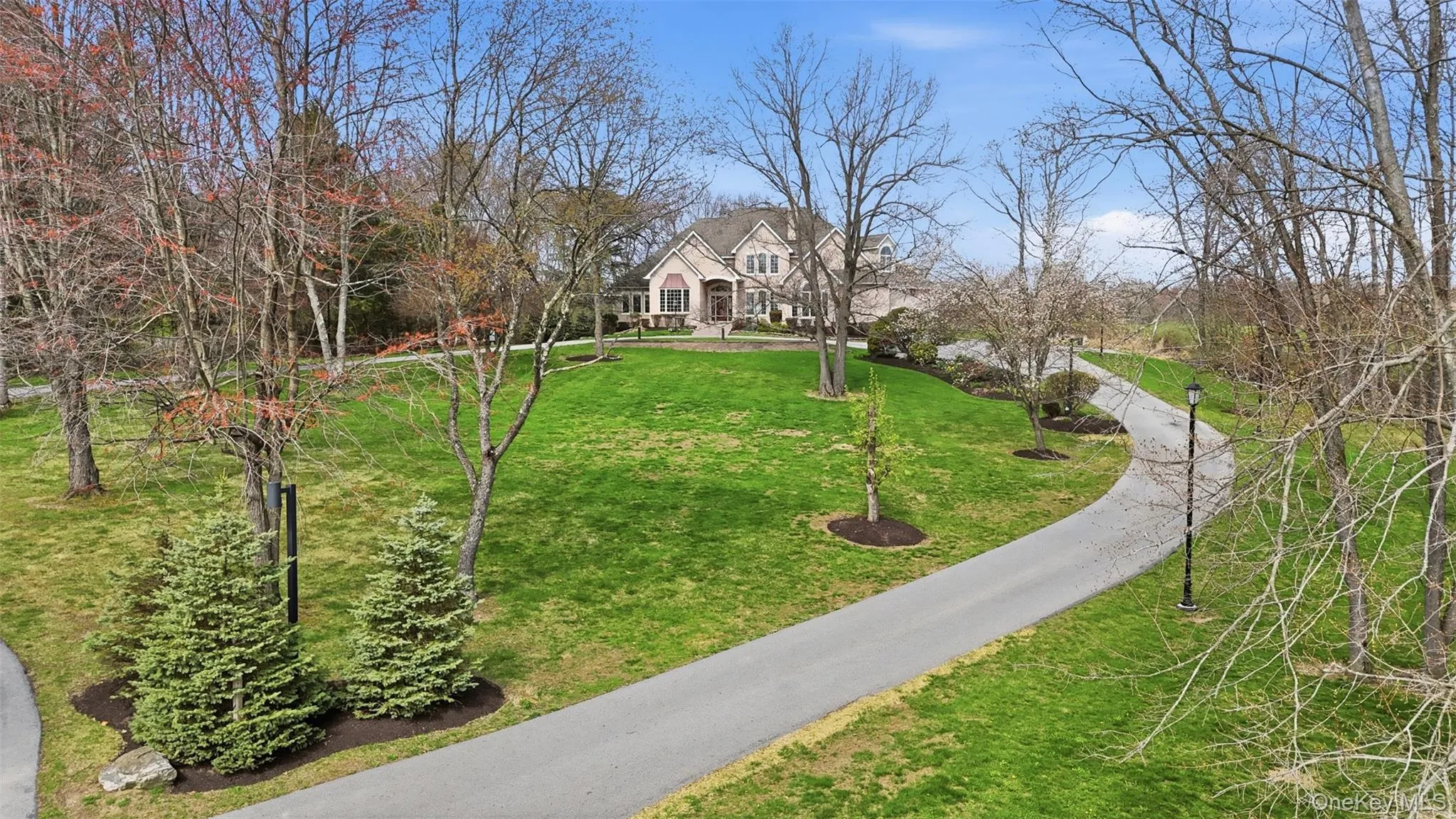 The property is at the end of a cul-de-sac with a long driveway, great landscaping for maximum privacy. The property is at the end of a cul-de-sac with a long driveway, great landscaping for maximum privacy.
