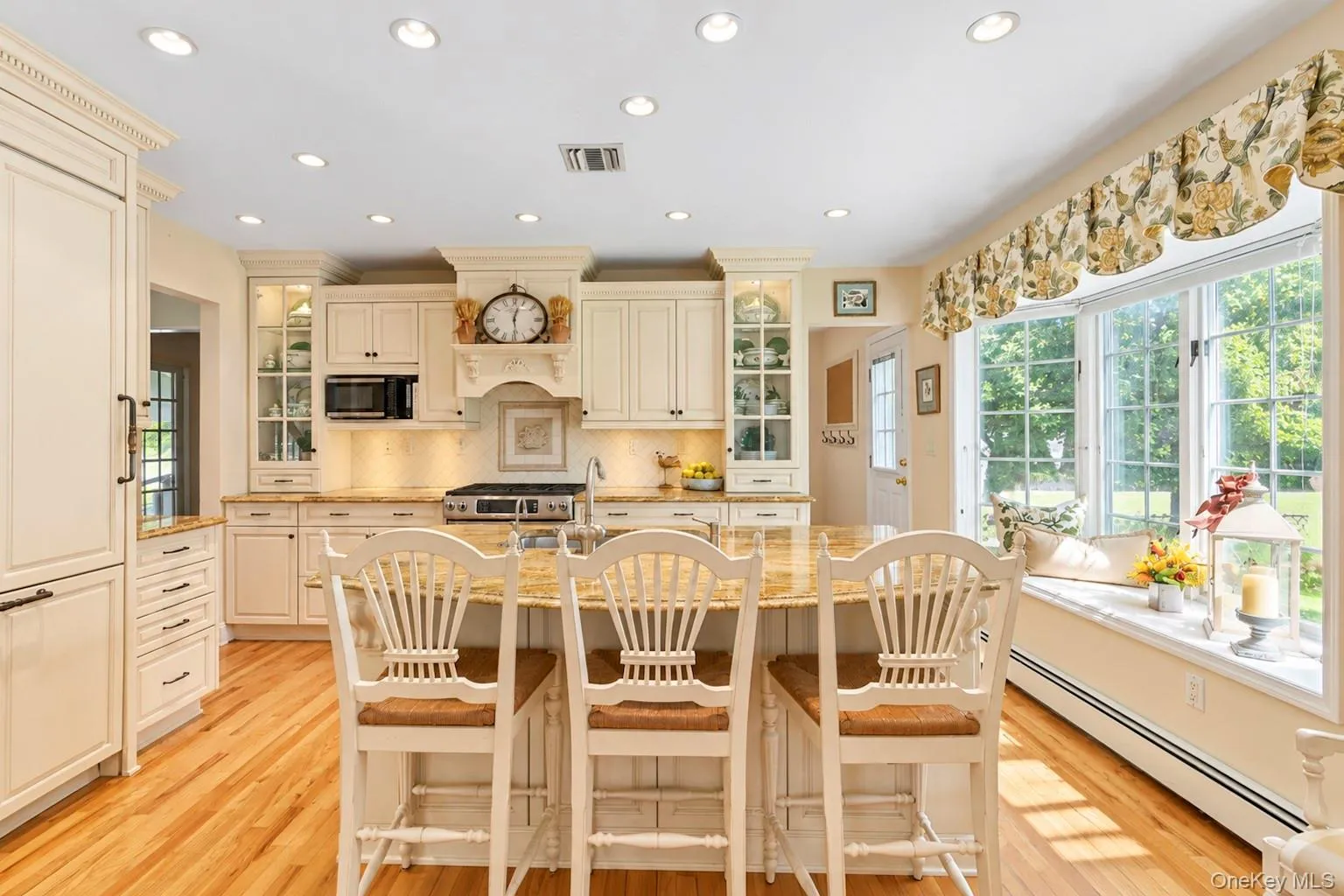 63 Birch Street, Brookhaven, NY, 4 Bedrooms Bedrooms, 8 Rooms Rooms,1 BathroomBathrooms,Residential,For Rent,Birch,0,1054713 63 Birch Street, Brookhaven, NY, 4 Bedrooms Bedrooms, 8 Rooms Rooms,1 BathroomBathrooms,Residential,For Rent,Birch,0,1054713