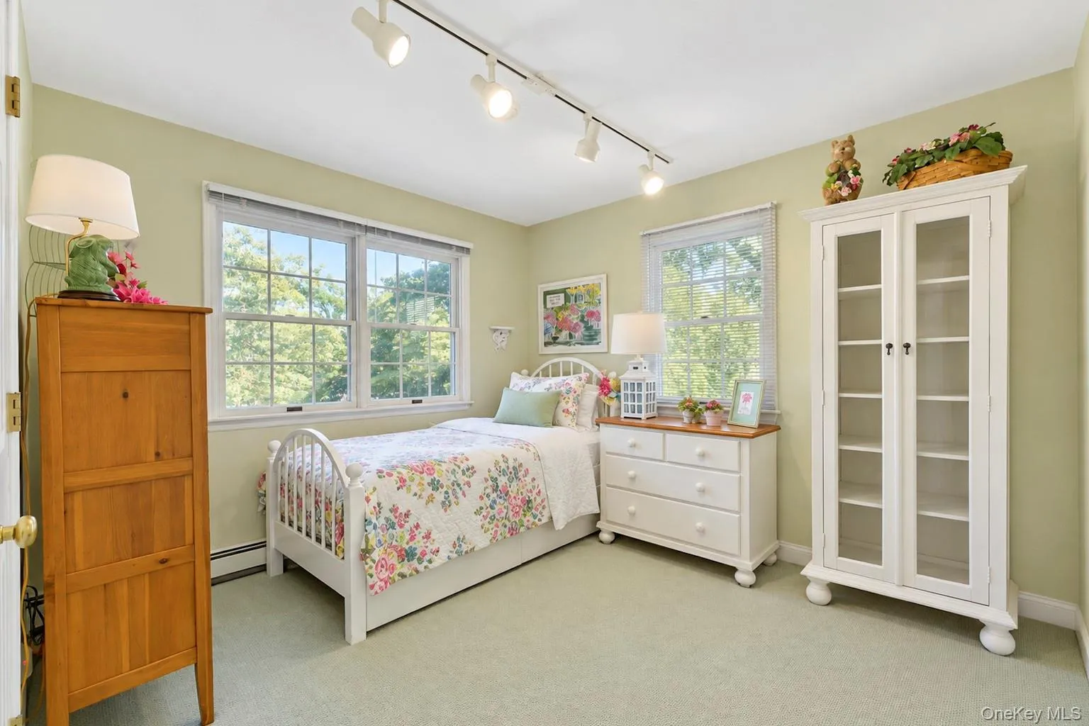 63 Birch Street, Brookhaven, NY, 4 Bedrooms Bedrooms, 8 Rooms Rooms,1 BathroomBathrooms,Residential,For Rent,Birch,0,1054713 63 Birch Street, Brookhaven, NY, 4 Bedrooms Bedrooms, 8 Rooms Rooms,1 BathroomBathrooms,Residential,For Rent,Birch,0,1054713