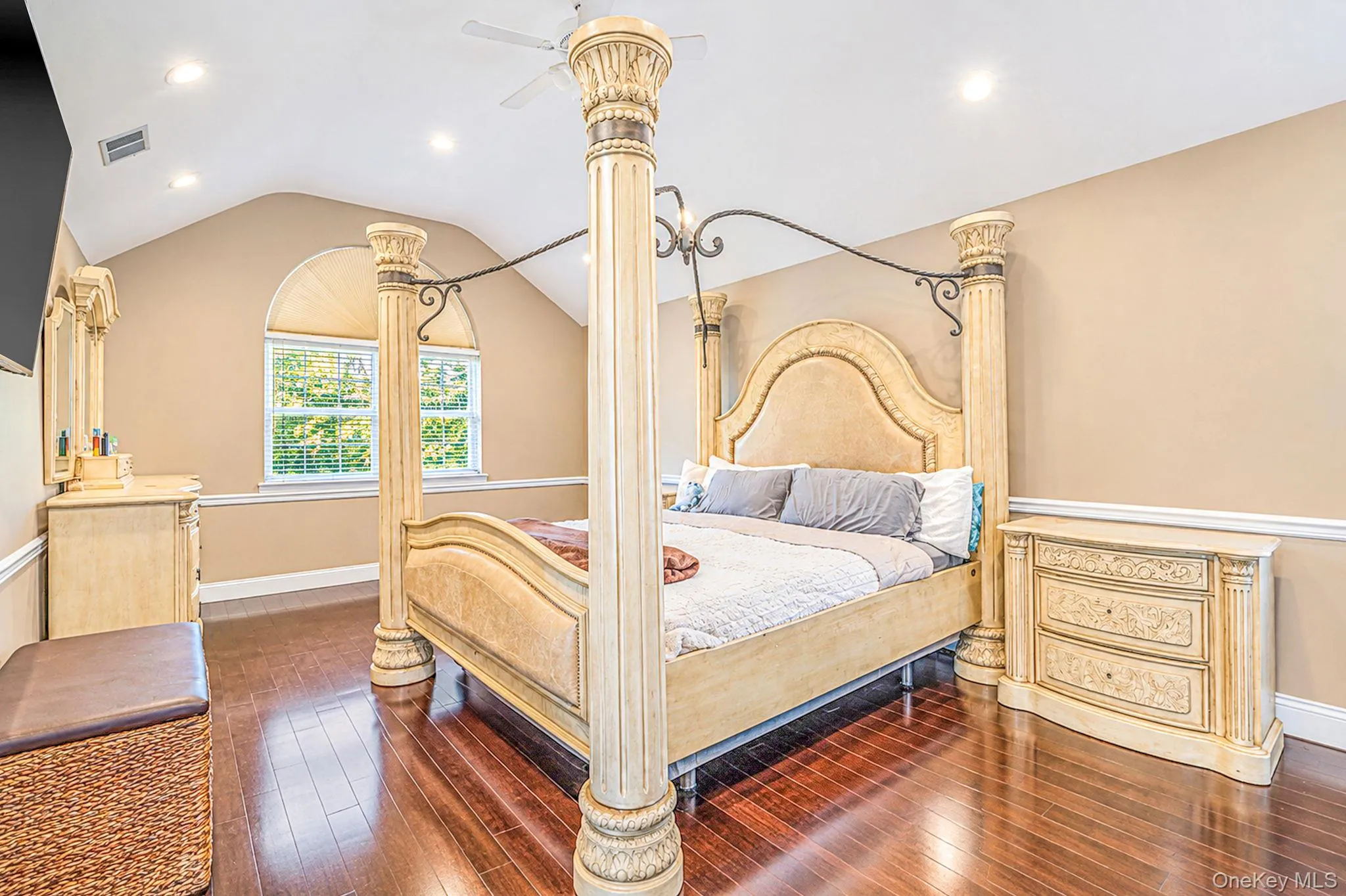 4 Crystal Brook Court, Smithtown, NY, 4 Bedrooms Bedrooms, 8 Rooms Rooms,2 BathroomsBathrooms,Residential,For Rent,Crystal Brook,0,1054720 4 Crystal Brook Court, Smithtown, NY, 4 Bedrooms Bedrooms, 8 Rooms Rooms,2 BathroomsBathrooms,Residential,For Rent,Crystal Brook,0,1054720