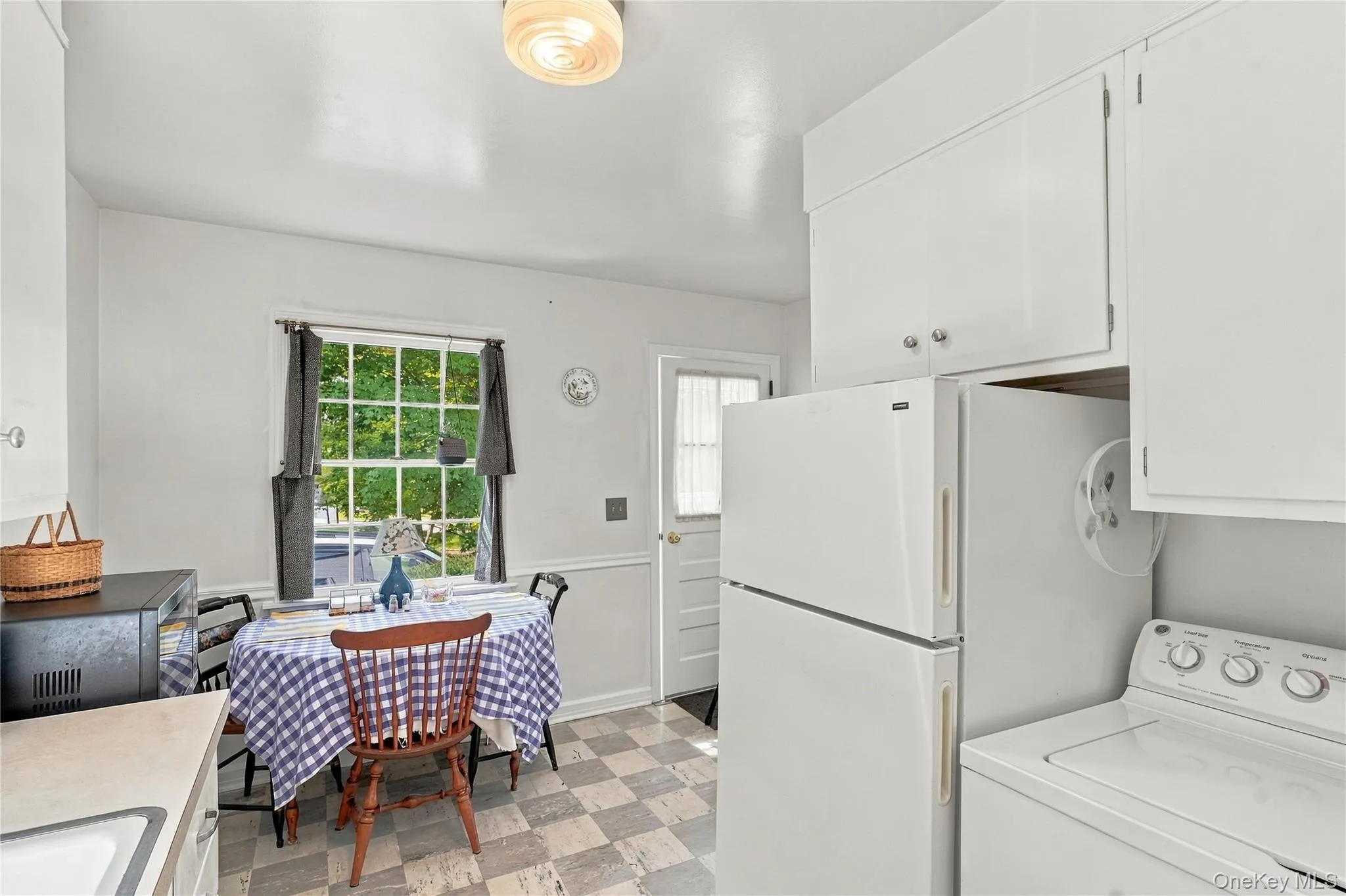 6 Mc Bride Place, Goshen, NY, 3 Bedrooms Bedrooms, 5 Rooms Rooms,1 BathroomBathrooms,Residential,For Rent,Mc Bride,0,1054723 6 Mc Bride Place, Goshen, NY, 3 Bedrooms Bedrooms, 5 Rooms Rooms,1 BathroomBathrooms,Residential,For Rent,Mc Bride,0,1054723