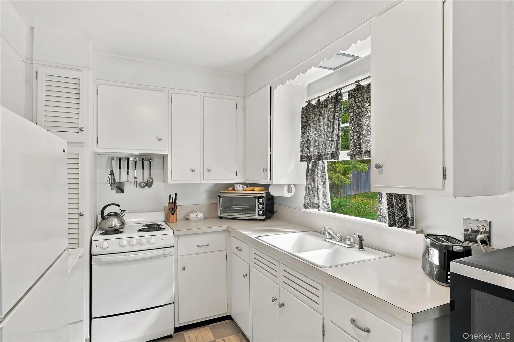 6 Mc Bride Place, Goshen, NY, 3 Bedrooms Bedrooms, 5 Rooms Rooms,1 BathroomBathrooms,Residential,For Rent,Mc Bride,0,1054723 6 Mc Bride Place, Goshen, NY, 3 Bedrooms Bedrooms, 5 Rooms Rooms,1 BathroomBathrooms,Residential,For Rent,Mc Bride,0,1054723