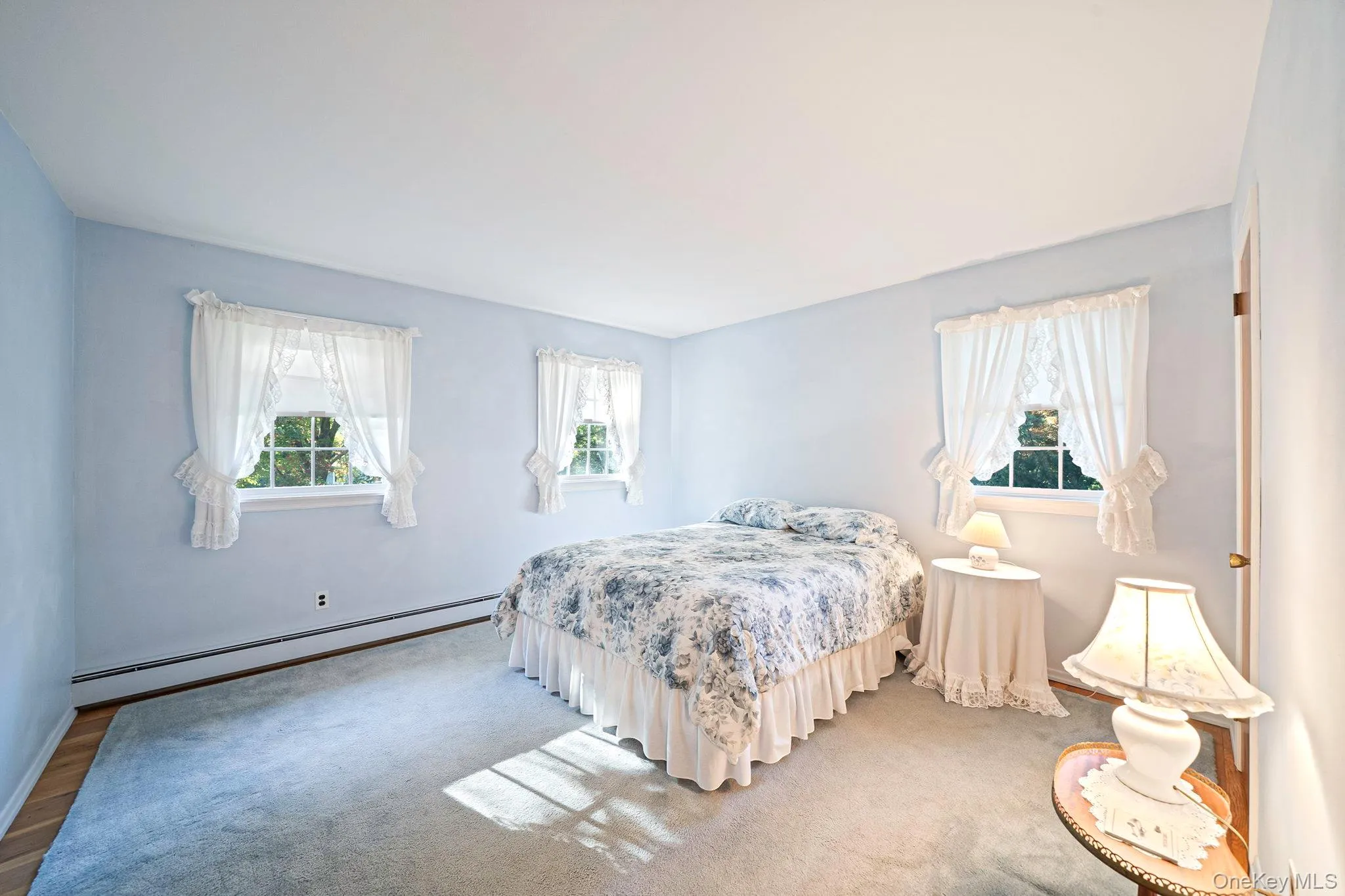 4 Middlesex Place, Huntington, NY, 4 Bedrooms Bedrooms, 8 Rooms Rooms,2 BathroomsBathrooms,Residential,For Rent,Middlesex,0,1054725 4 Middlesex Place, Huntington, NY, 4 Bedrooms Bedrooms, 8 Rooms Rooms,2 BathroomsBathrooms,Residential,For Rent,Middlesex,0,1054725