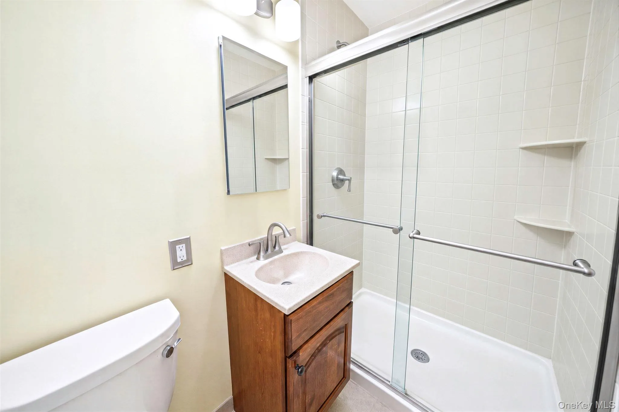 4 Middlesex Place, Huntington, NY, 4 Bedrooms Bedrooms, 8 Rooms Rooms,2 BathroomsBathrooms,Residential,For Rent,Middlesex,0,1054725 4 Middlesex Place, Huntington, NY, 4 Bedrooms Bedrooms, 8 Rooms Rooms,2 BathroomsBathrooms,Residential,For Rent,Middlesex,0,1054725