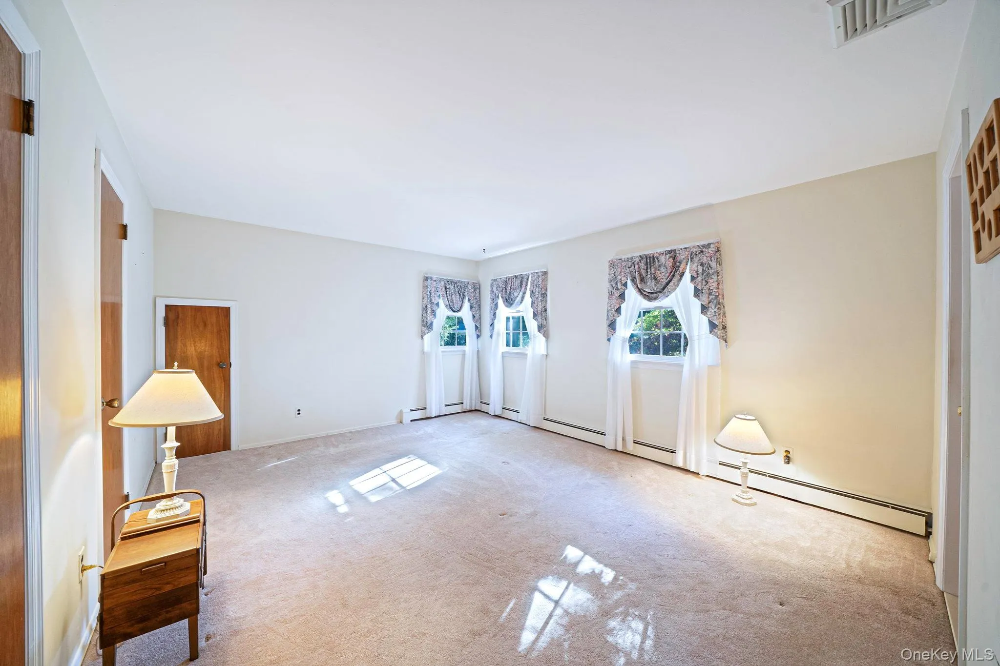 4 Middlesex Place, Huntington, NY, 4 Bedrooms Bedrooms, 8 Rooms Rooms,2 BathroomsBathrooms,Residential,For Rent,Middlesex,0,1054725 4 Middlesex Place, Huntington, NY, 4 Bedrooms Bedrooms, 8 Rooms Rooms,2 BathroomsBathrooms,Residential,For Rent,Middlesex,0,1054725