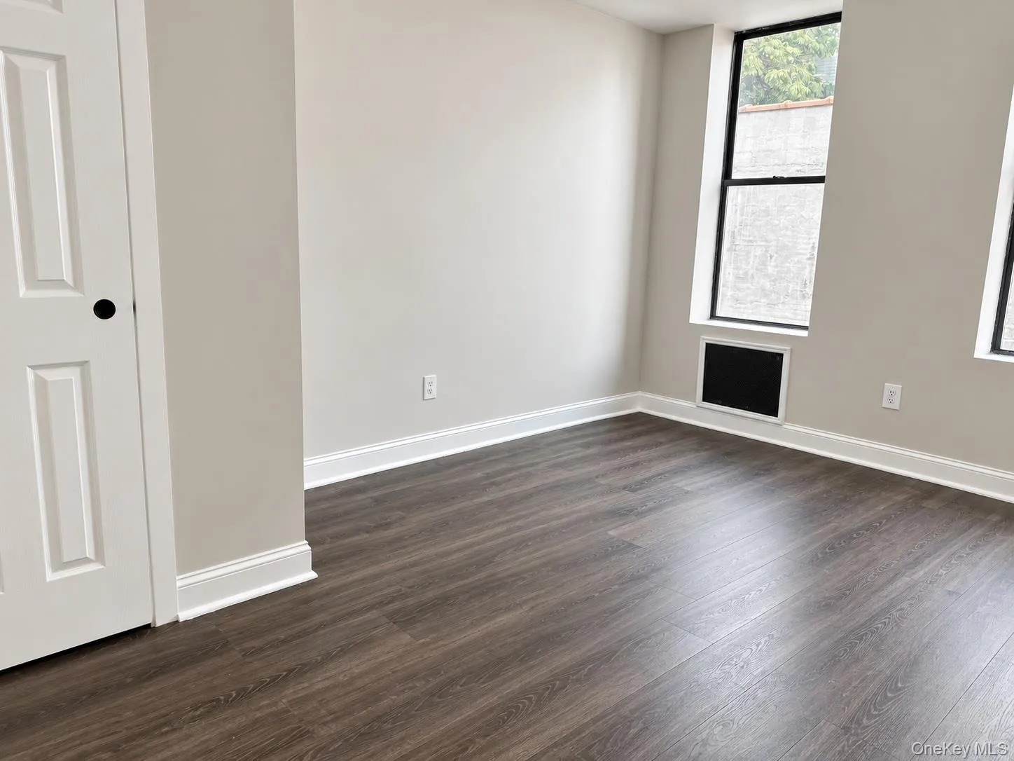 1997 Morris Avenue, New York, NY, 4 Bedroom Bedrooms, 7 Room Rooms,1 BathroomBathrooms,Residential Lease,For Rent,Morris,0,1054726 1997 Morris Avenue, New York, NY, 4 Bedroom Bedrooms, 7 Room Rooms,1 BathroomBathrooms,Residential Lease,For Rent,Morris,0,1054726