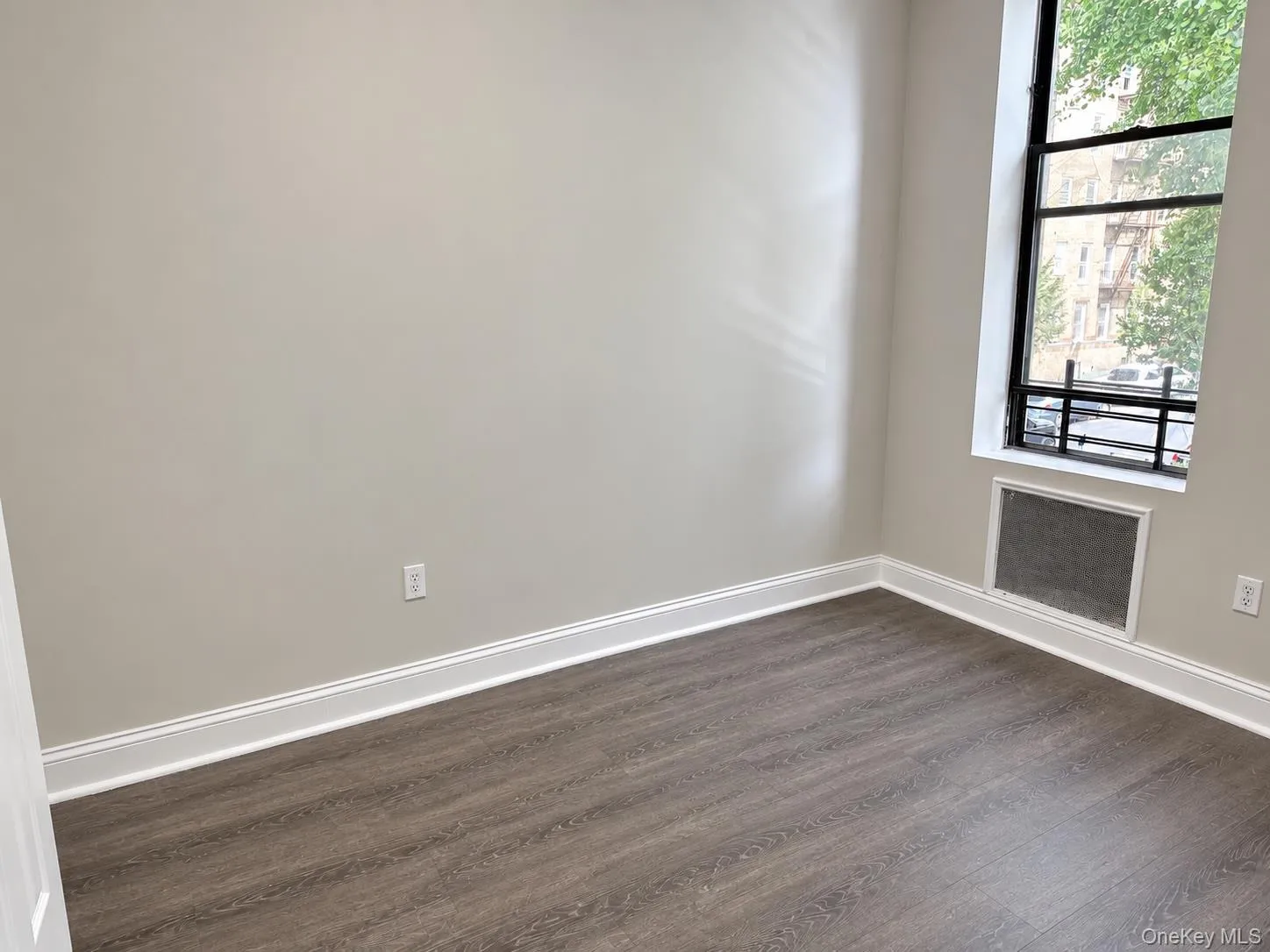 1997 Morris Avenue, New York, NY, 4 Bedroom Bedrooms, 7 Room Rooms,1 BathroomBathrooms,Residential Lease,For Rent,Morris,0,1054726 1997 Morris Avenue, New York, NY, 4 Bedroom Bedrooms, 7 Room Rooms,1 BathroomBathrooms,Residential Lease,For Rent,Morris,0,1054726
