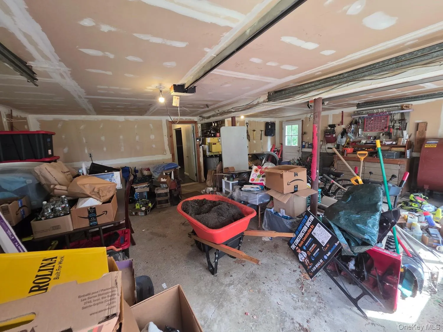 28 Robert Drive, Hyde Park, NY, 4 Bedrooms Bedrooms, 8 Rooms Rooms,2 BathroomsBathrooms,Residential,For Rent,Robert,0,1054727 28 Robert Drive, Hyde Park, NY, 4 Bedrooms Bedrooms, 8 Rooms Rooms,2 BathroomsBathrooms,Residential,For Rent,Robert,0,1054727