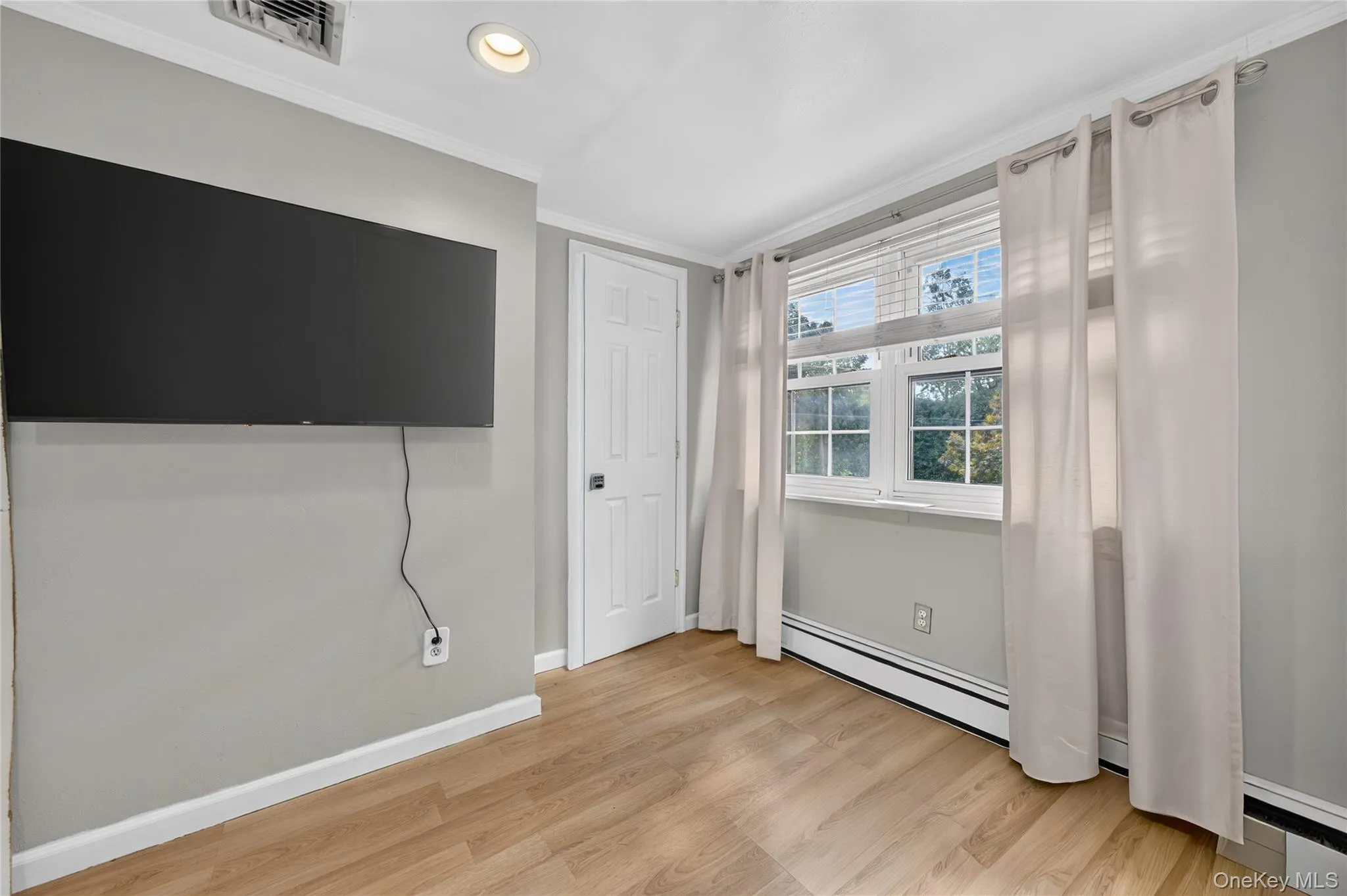 815 Expressway Drive, Brookhaven, NY, 4 Bedrooms Bedrooms, 8 Rooms Rooms,2 BathroomsBathrooms,Residential,For Rent,Expressway,0,1054730 815 Expressway Drive, Brookhaven, NY, 4 Bedrooms Bedrooms, 8 Rooms Rooms,2 BathroomsBathrooms,Residential,For Rent,Expressway,0,1054730