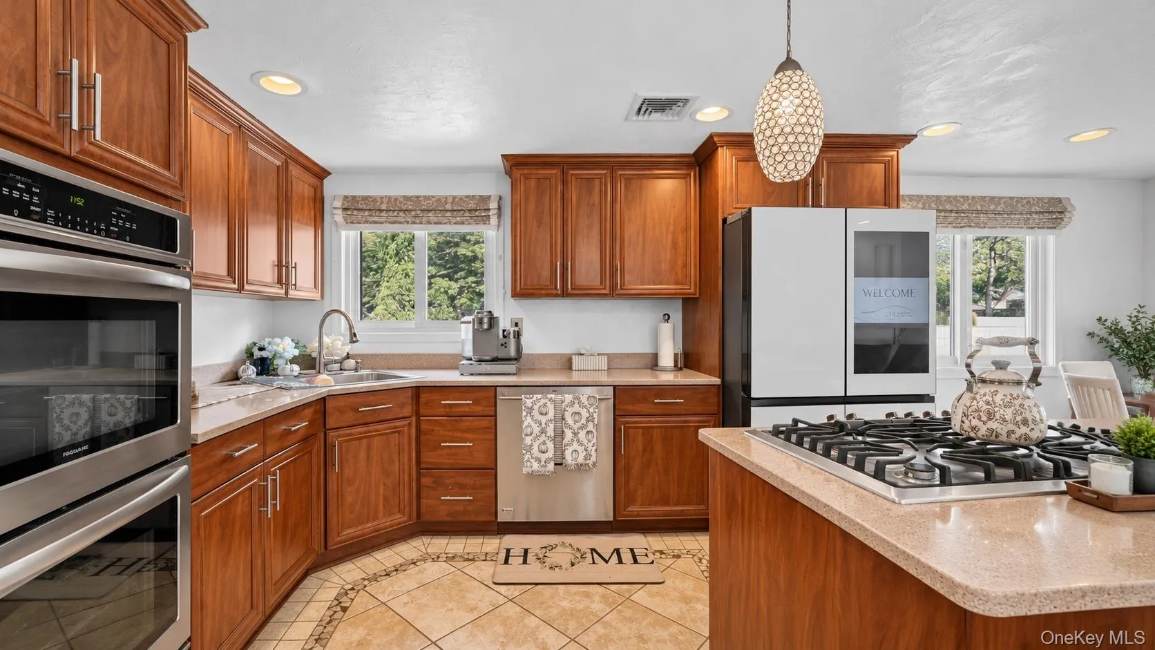 815 Expressway Drive, Brookhaven, NY, 4 Bedrooms Bedrooms, 8 Rooms Rooms,2 BathroomsBathrooms,Residential,For Rent,Expressway,0,1054730 815 Expressway Drive, Brookhaven, NY, 4 Bedrooms Bedrooms, 8 Rooms Rooms,2 BathroomsBathrooms,Residential,For Rent,Expressway,0,1054730