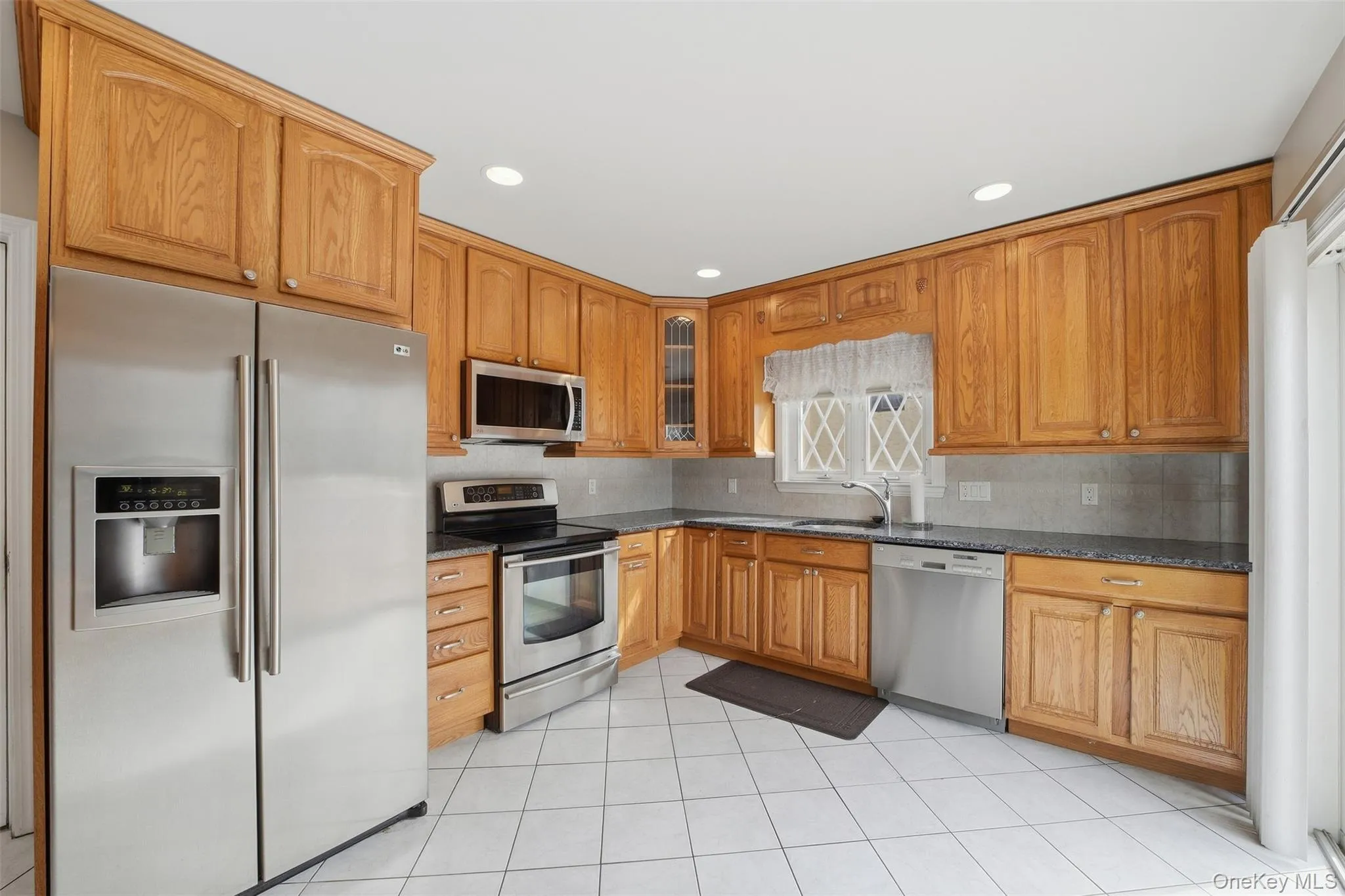 Kitchen with Stainless Steel Appliances Kitchen with Stainless Steel Appliances
