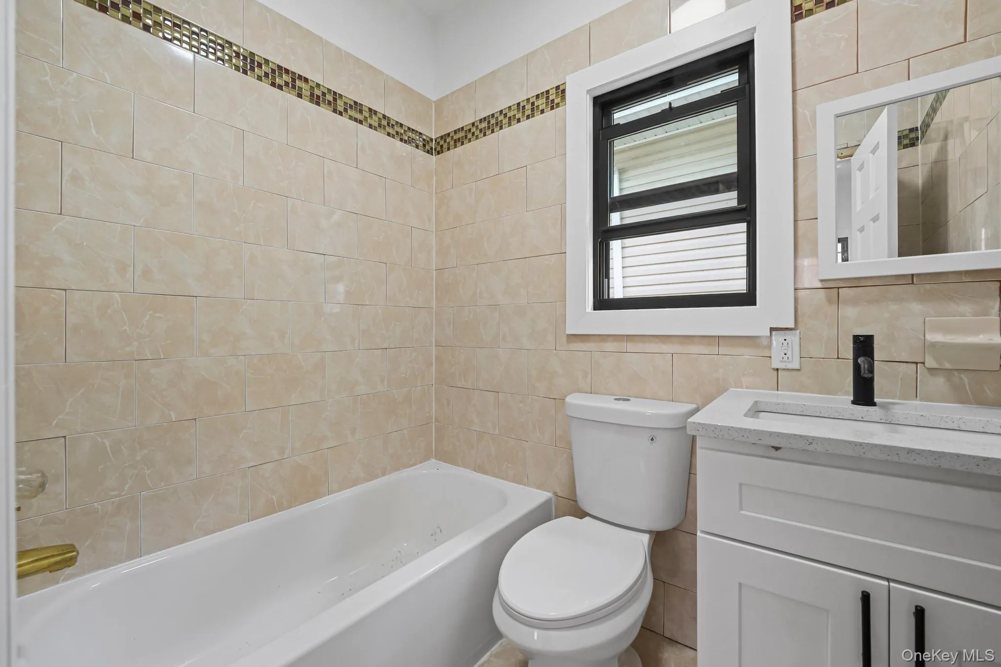 338 Thieriot Avenue, New York, NY, 3 Bedrooms Bedrooms, 12 Rooms Rooms,2 BathroomsBathrooms,Residential,For Rent,Thieriot,0,1054735 338 Thieriot Avenue, New York, NY, 3 Bedrooms Bedrooms, 12 Rooms Rooms,2 BathroomsBathrooms,Residential,For Rent,Thieriot,0,1054735