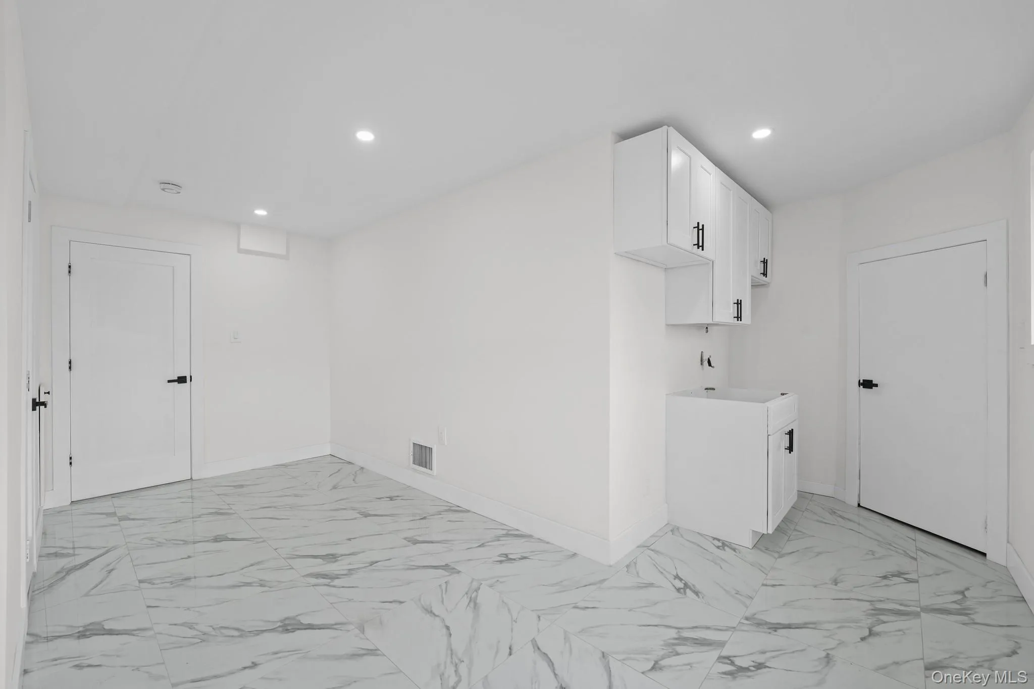 4648 Murdock Avenue, New York, NY, 3 Bedrooms Bedrooms, 12 Rooms Rooms,2 BathroomsBathrooms,Residential,For Rent,Murdock,0,1054739 4648 Murdock Avenue, New York, NY, 3 Bedrooms Bedrooms, 12 Rooms Rooms,2 BathroomsBathrooms,Residential,For Rent,Murdock,0,1054739