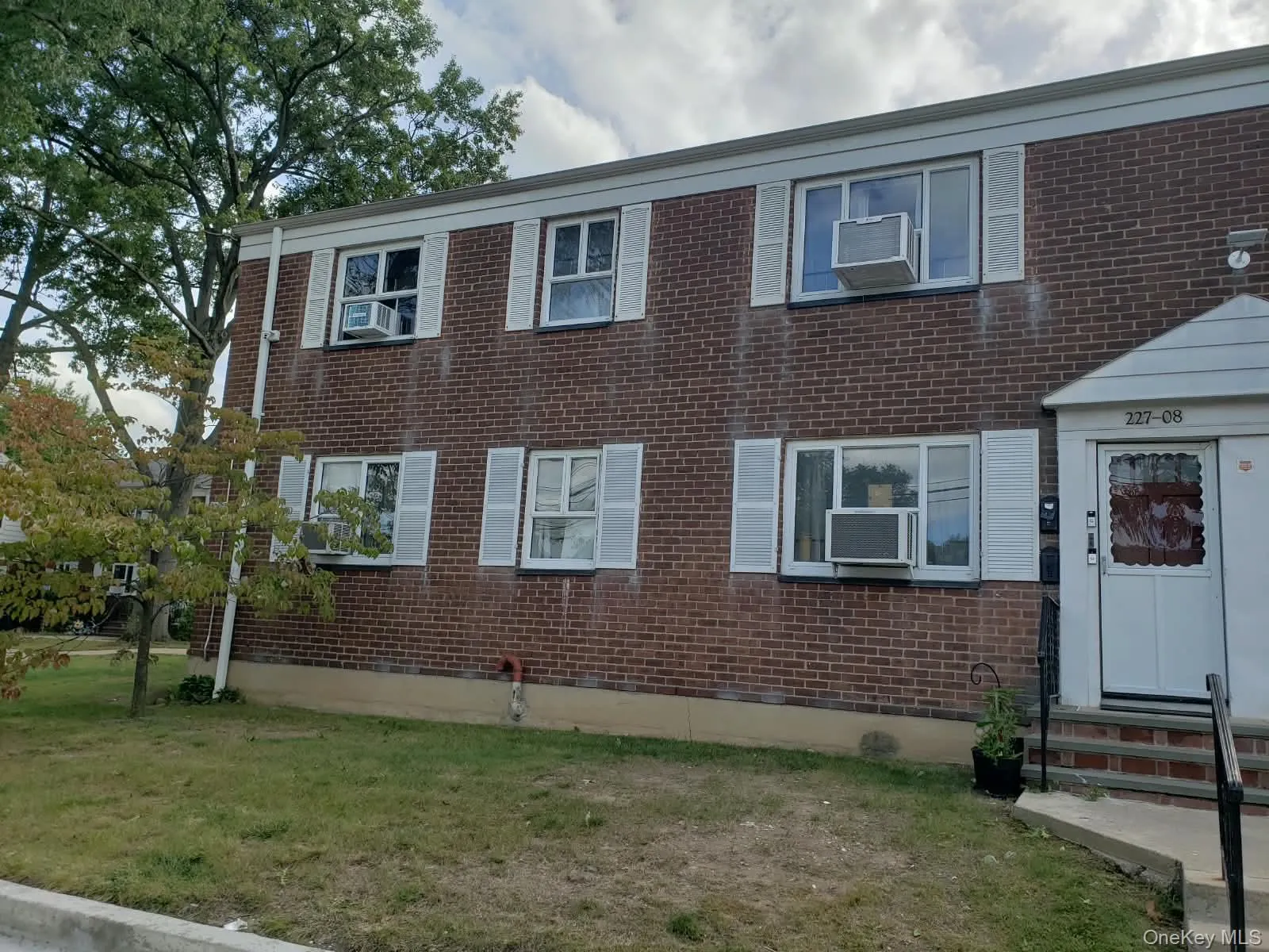 227-08 Hillside Avenue, New York, NY, 3 Bedrooms Bedrooms, 6 Rooms Rooms,1 BathroomBathrooms,Residential,For Rent,Hillside,0,1054742 227-08 Hillside Avenue, New York, NY, 3 Bedrooms Bedrooms, 6 Rooms Rooms,1 BathroomBathrooms,Residential,For Rent,Hillside,0,1054742