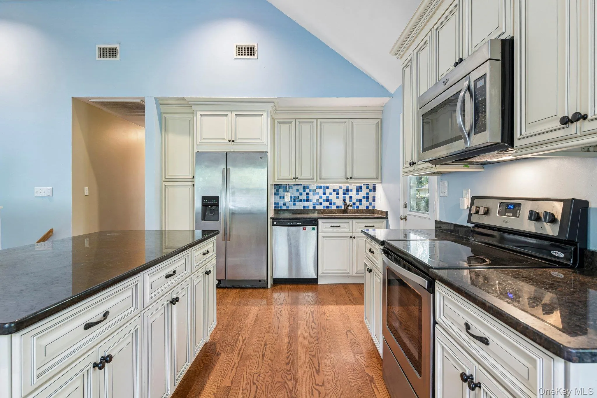417 Echo Avenue, Brookhaven, NY, 3 Bedrooms Bedrooms, 6 Rooms Rooms,2 BathroomsBathrooms,Residential,For Rent,Echo,0,1054744 417 Echo Avenue, Brookhaven, NY, 3 Bedrooms Bedrooms, 6 Rooms Rooms,2 BathroomsBathrooms,Residential,For Rent,Echo,0,1054744