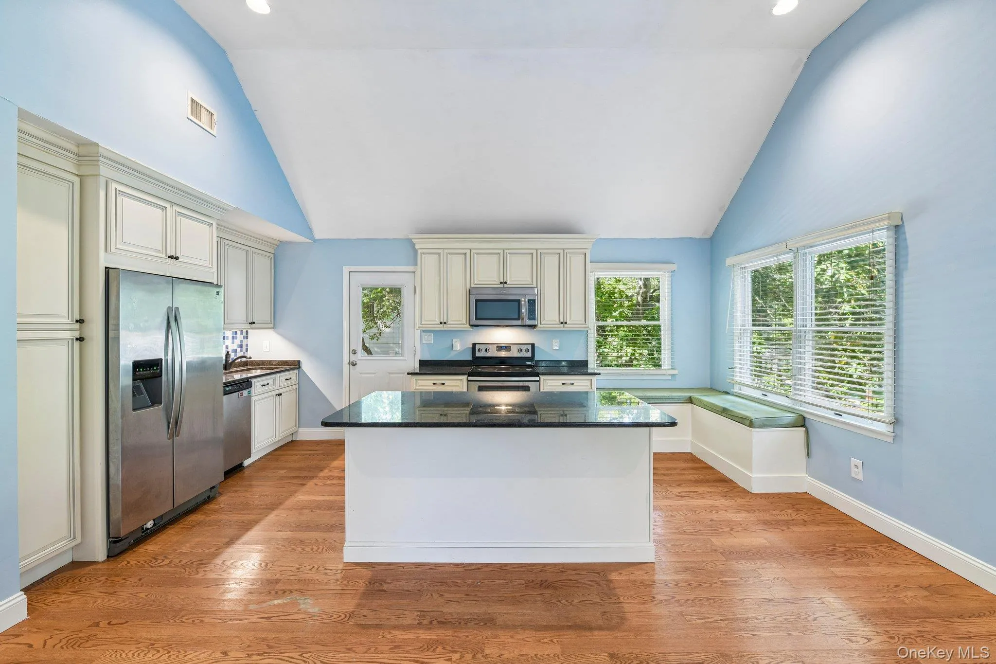 417 Echo Avenue, Brookhaven, NY, 3 Bedrooms Bedrooms, 6 Rooms Rooms,2 BathroomsBathrooms,Residential,For Rent,Echo,0,1054744 417 Echo Avenue, Brookhaven, NY, 3 Bedrooms Bedrooms, 6 Rooms Rooms,2 BathroomsBathrooms,Residential,For Rent,Echo,0,1054744