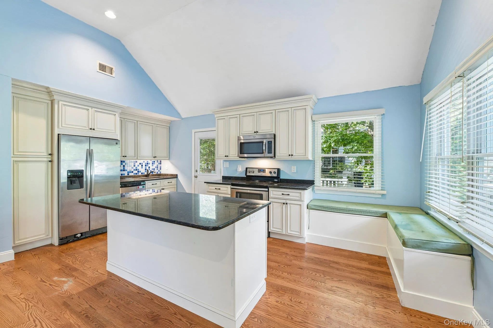 417 Echo Avenue, Brookhaven, NY, 3 Bedrooms Bedrooms, 6 Rooms Rooms,2 BathroomsBathrooms,Residential,For Rent,Echo,0,1054744 417 Echo Avenue, Brookhaven, NY, 3 Bedrooms Bedrooms, 6 Rooms Rooms,2 BathroomsBathrooms,Residential,For Rent,Echo,0,1054744