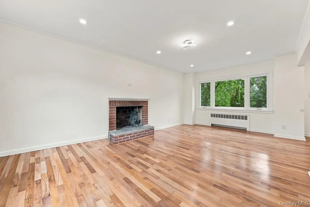 84 Middle Neck Road, North Hempstead, NY, 4 Bedrooms Bedrooms, 7 Rooms Rooms,2 BathroomsBathrooms,Residential,For Rent,Middle Neck,0,1054753 84 Middle Neck Road, North Hempstead, NY, 4 Bedrooms Bedrooms, 7 Rooms Rooms,2 BathroomsBathrooms,Residential,For Rent,Middle Neck,0,1054753