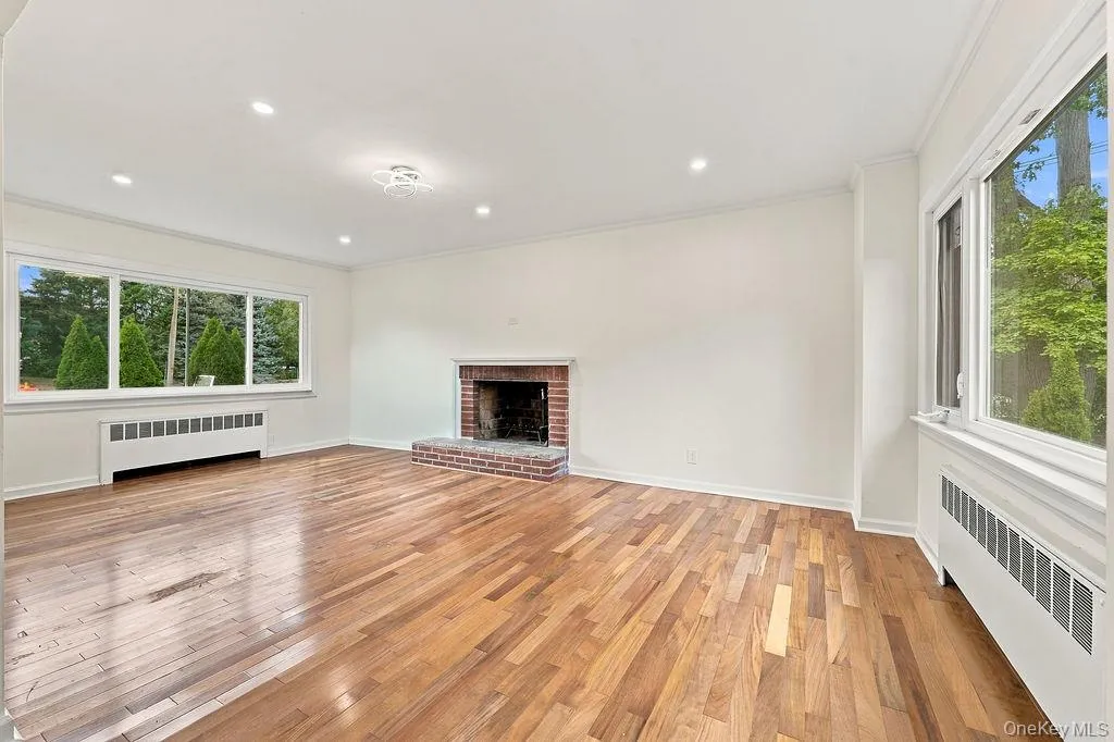 84 Middle Neck Road, North Hempstead, NY, 4 Bedrooms Bedrooms, 7 Rooms Rooms,2 BathroomsBathrooms,Residential,For Rent,Middle Neck,0,1054753 84 Middle Neck Road, North Hempstead, NY, 4 Bedrooms Bedrooms, 7 Rooms Rooms,2 BathroomsBathrooms,Residential,For Rent,Middle Neck,0,1054753