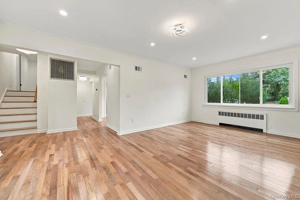 84 Middle Neck Road, North Hempstead, NY, 4 Bedrooms Bedrooms, 7 Rooms Rooms,2 BathroomsBathrooms,Residential,For Rent,Middle Neck,0,1054753 84 Middle Neck Road, North Hempstead, NY, 4 Bedrooms Bedrooms, 7 Rooms Rooms,2 BathroomsBathrooms,Residential,For Rent,Middle Neck,0,1054753