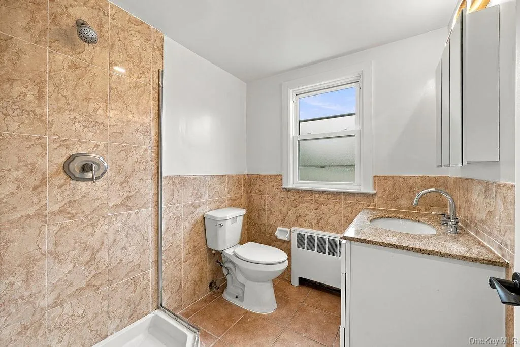 84 Middle Neck Road, North Hempstead, NY, 4 Bedrooms Bedrooms, 7 Rooms Rooms,2 BathroomsBathrooms,Residential,For Rent,Middle Neck,0,1054753 84 Middle Neck Road, North Hempstead, NY, 4 Bedrooms Bedrooms, 7 Rooms Rooms,2 BathroomsBathrooms,Residential,For Rent,Middle Neck,0,1054753