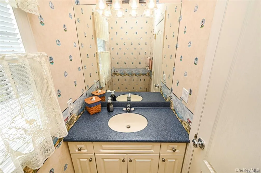 828 Pondview Road, Riverhead, NY, 4 Bedrooms Bedrooms, 7 Rooms Rooms,3 BathroomsBathrooms,Residential,For Rent,Pondview,0,1054756 828 Pondview Road, Riverhead, NY, 4 Bedrooms Bedrooms, 7 Rooms Rooms,3 BathroomsBathrooms,Residential,For Rent,Pondview,0,1054756