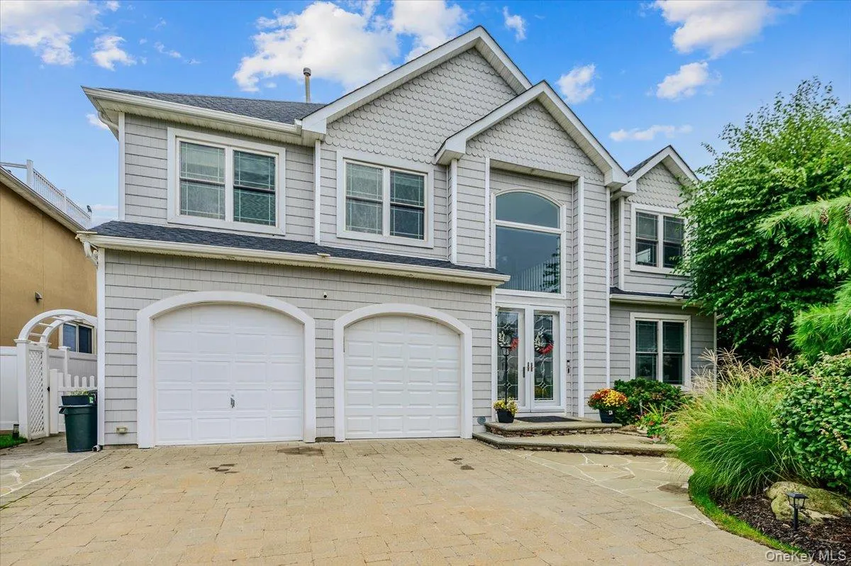 27 Crescent Cove Drive, Hempstead, NY, 3 Bedrooms Bedrooms, 8 Rooms Rooms,2 BathroomsBathrooms,Residential,For Rent,Crescent Cove,0,1054757 27 Crescent Cove Drive, Hempstead, NY, 3 Bedrooms Bedrooms, 8 Rooms Rooms,2 BathroomsBathrooms,Residential,For Rent,Crescent Cove,0,1054757