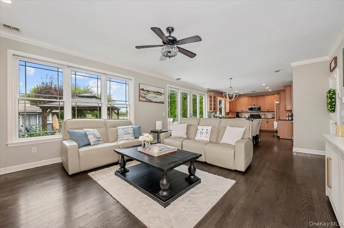 Family Room with Gas Fireplace and Built-ins Family Room with Gas Fireplace and Built-ins