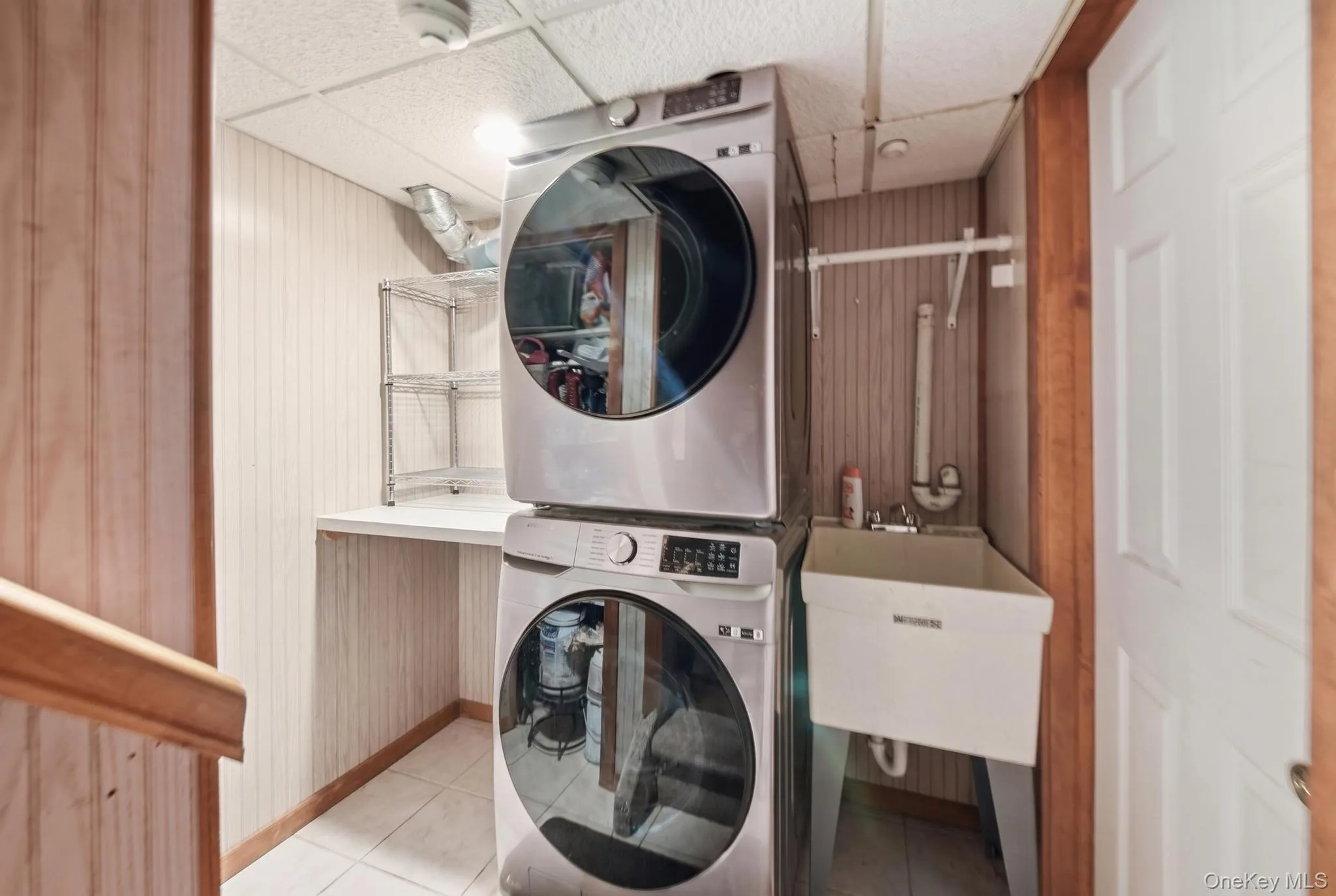458 Wilson Street, Hempstead, NY, 4 Bedrooms Bedrooms, 9 Rooms Rooms,3 BathroomsBathrooms,Residential,For Rent,Wilson,0,1054758 458 Wilson Street, Hempstead, NY, 4 Bedrooms Bedrooms, 9 Rooms Rooms,3 BathroomsBathrooms,Residential,For Rent,Wilson,0,1054758