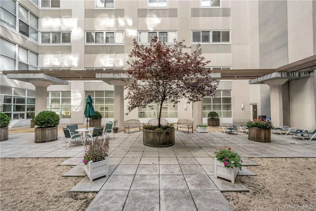 Outdoor Courtyard Outdoor Courtyard