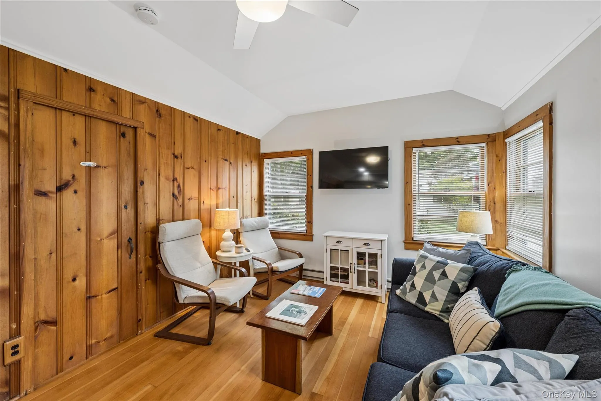 43 Kirby Lane, Riverhead, NY, 2 Bedrooms Bedrooms, 4 Rooms Rooms,1 BathroomBathrooms,Residential,For Rent,Kirby,0,1054765 43 Kirby Lane, Riverhead, NY, 2 Bedrooms Bedrooms, 4 Rooms Rooms,1 BathroomBathrooms,Residential,For Rent,Kirby,0,1054765