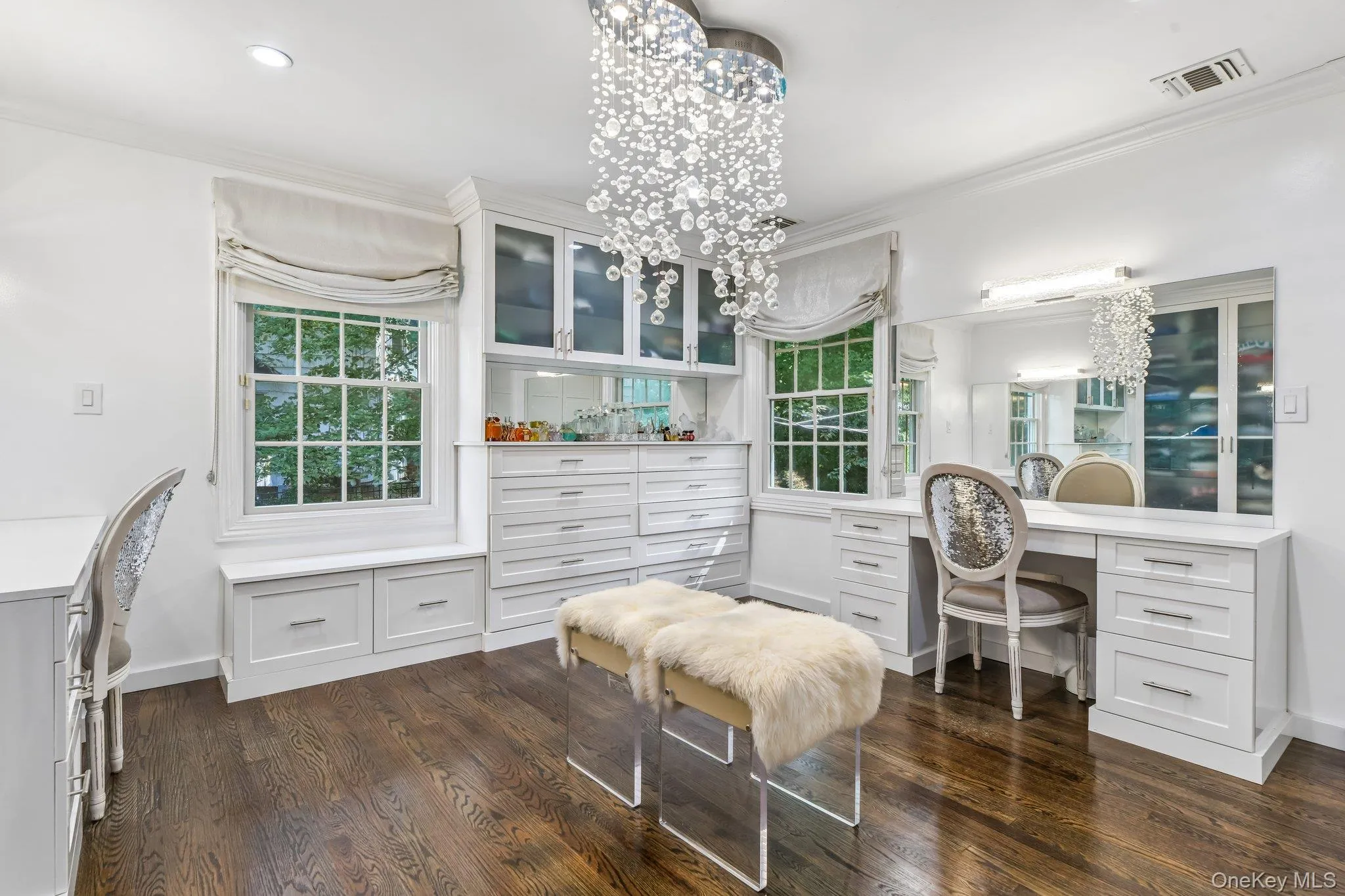 40 Poplar Drive, North Hempstead, NY, 5 Bedrooms Bedrooms, 12 Rooms Rooms,4 BathroomsBathrooms,Residential,For Rent,Poplar,0,1054771 40 Poplar Drive, North Hempstead, NY, 5 Bedrooms Bedrooms, 12 Rooms Rooms,4 BathroomsBathrooms,Residential,For Rent,Poplar,0,1054771