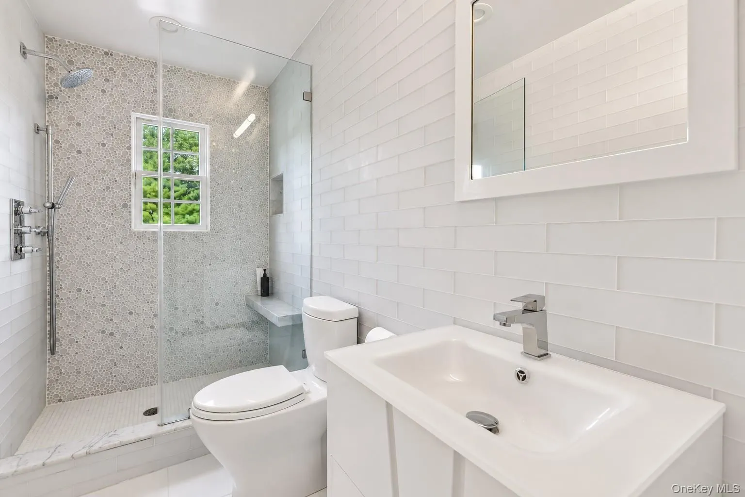 40 Poplar Drive, North Hempstead, NY, 5 Bedrooms Bedrooms, 12 Rooms Rooms,4 BathroomsBathrooms,Residential,For Rent,Poplar,0,1054771 40 Poplar Drive, North Hempstead, NY, 5 Bedrooms Bedrooms, 12 Rooms Rooms,4 BathroomsBathrooms,Residential,For Rent,Poplar,0,1054771
